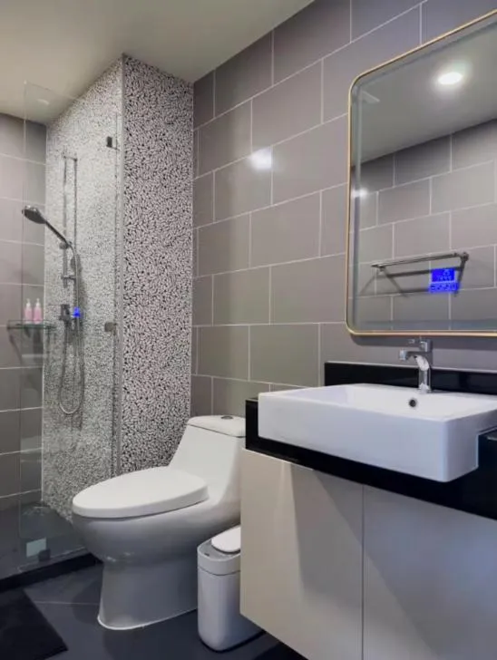 Shower in The Terraza Condotel