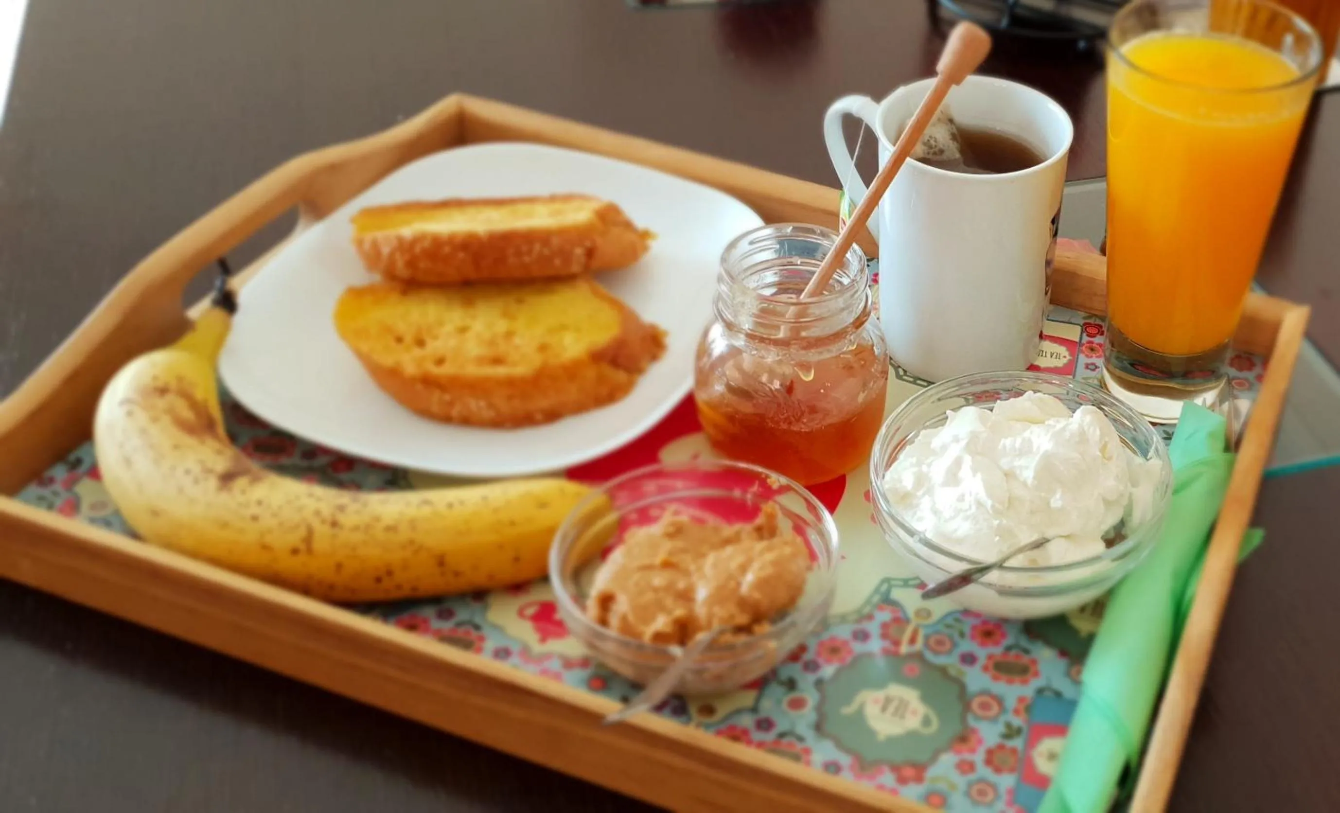Breakfast in Vicky's Garden