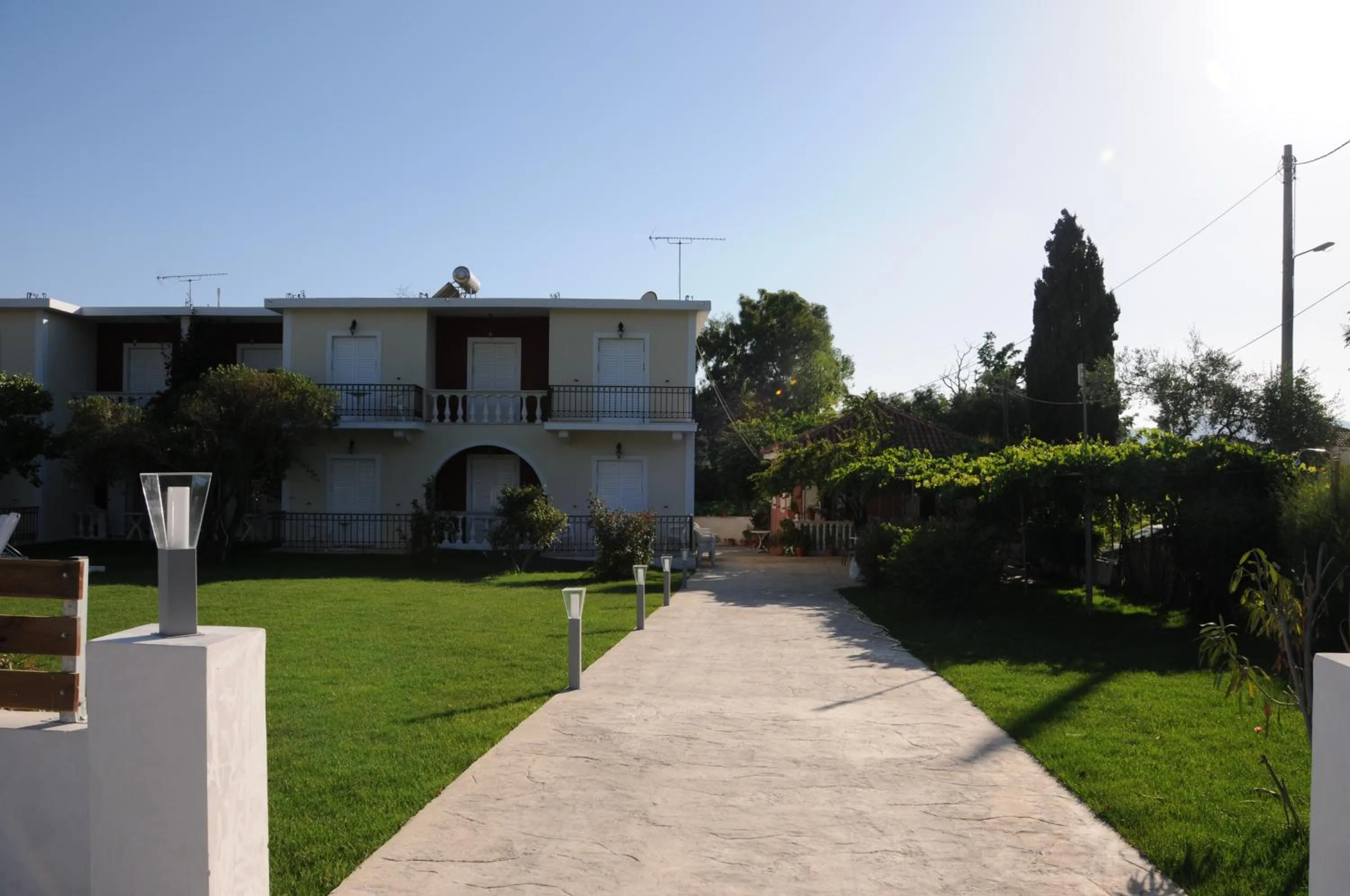 Facade/entrance in Vicky's Garden