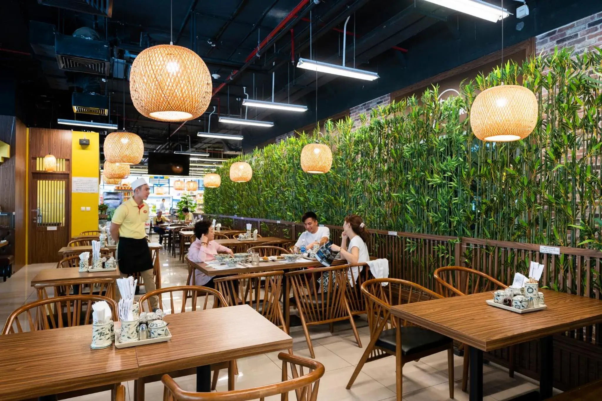 Restaurant/places to eat in Lancaster Hanoi Service Apartment Restaurant/places to eat in Lancaster Hanoi Service Apartment