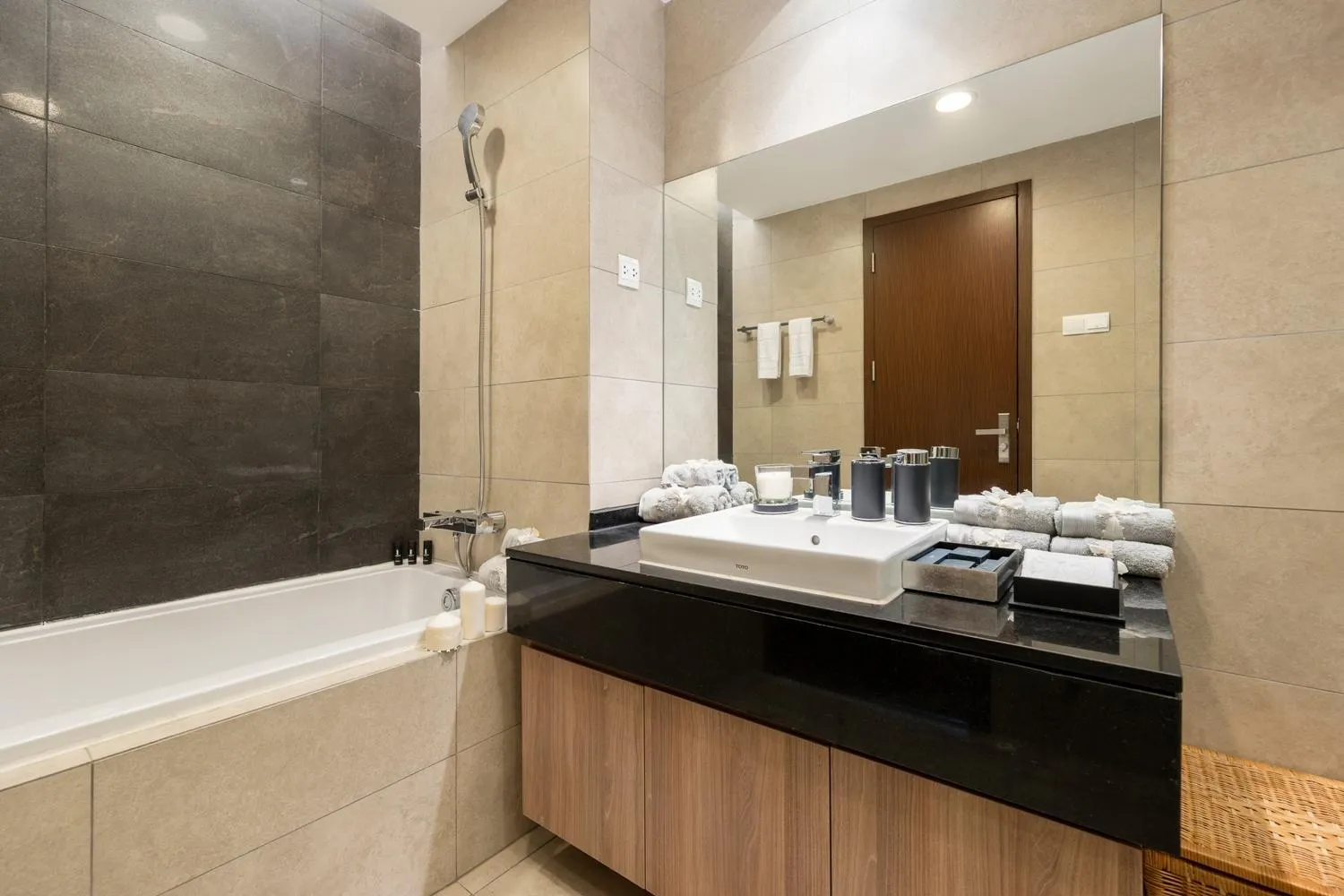 Lancaster Hanoi Service Apartment