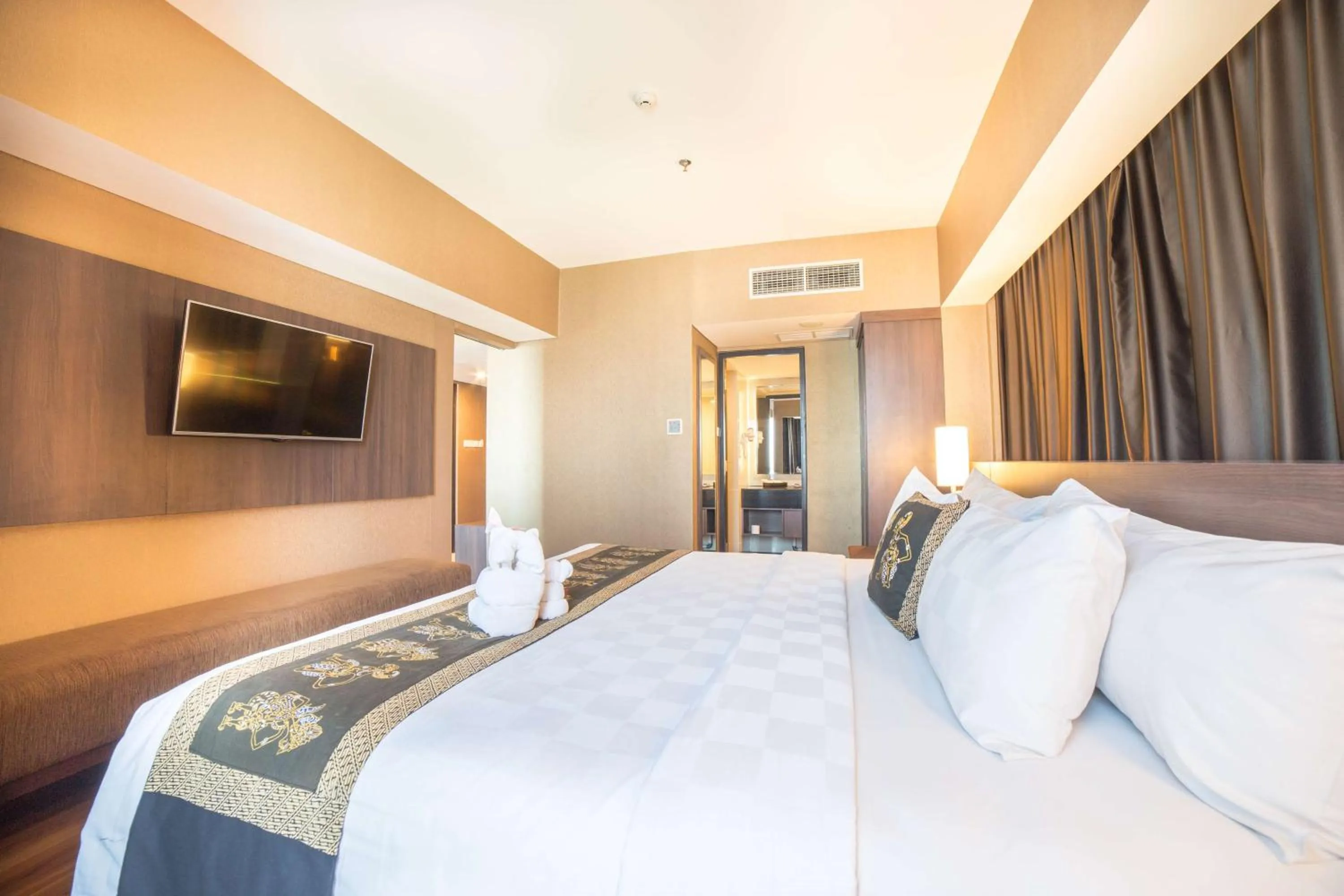 Photo of the whole room, Bed in Best Western Papilio Hotel