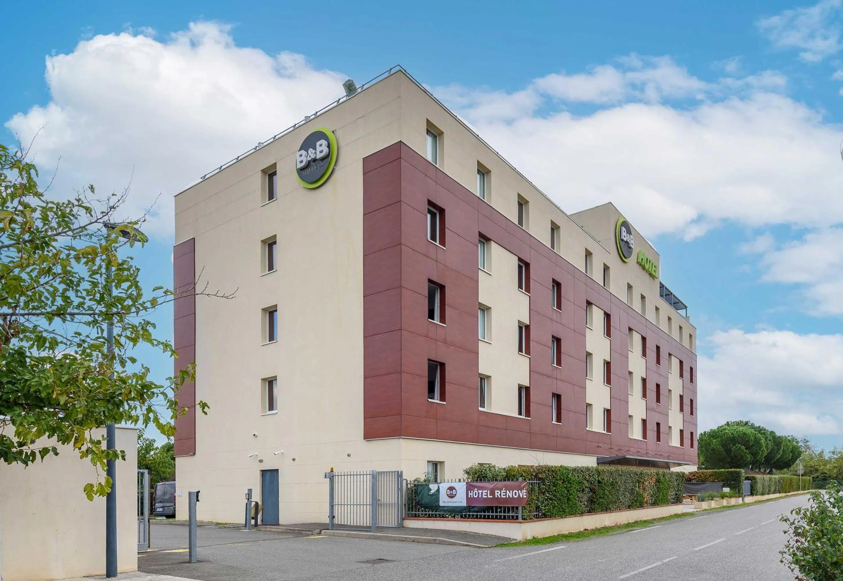 Property building in B&B HOTEL Toulouse Purpan Zénith