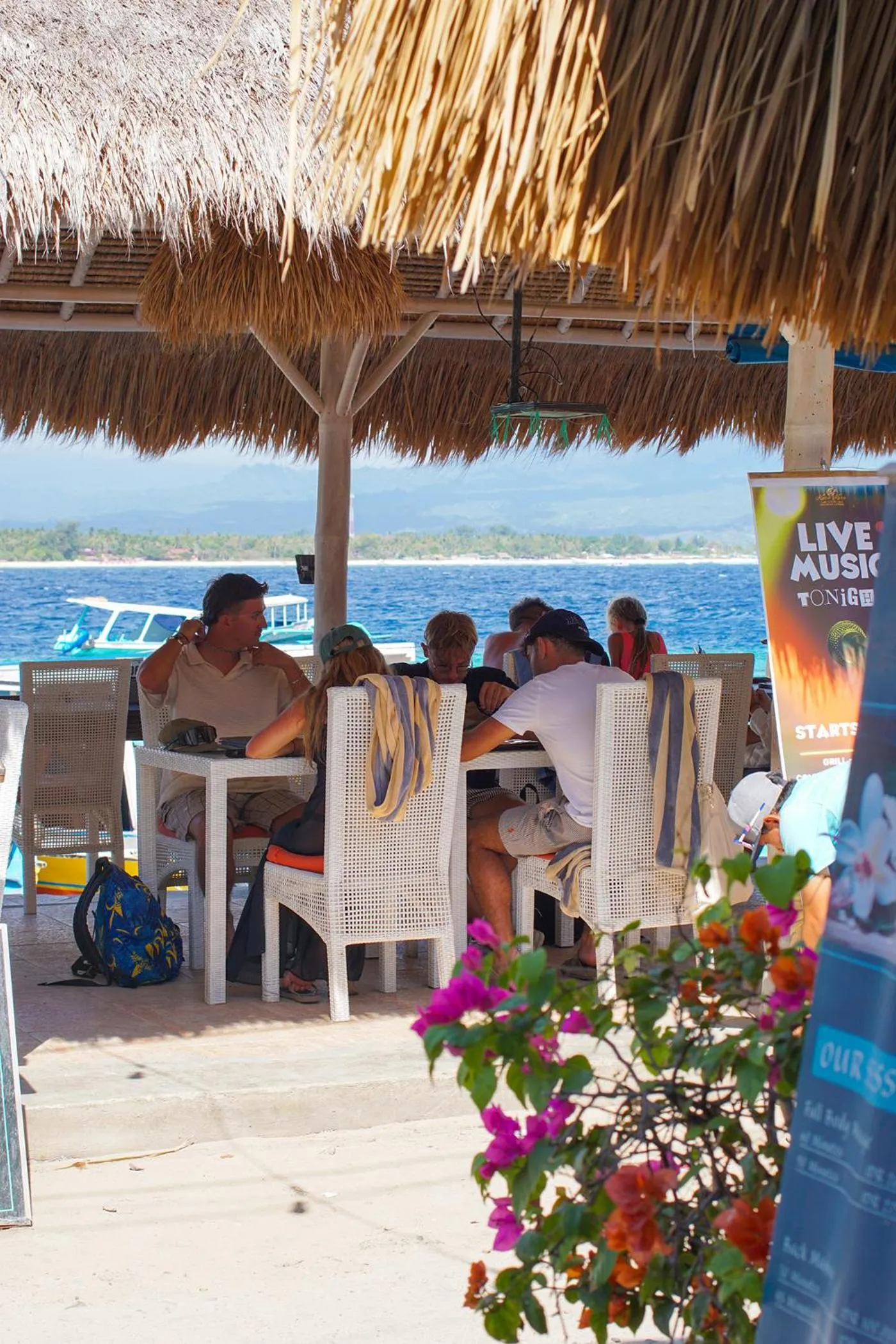 Restaurant/places to eat in Kura Kura Resort Gili Meno