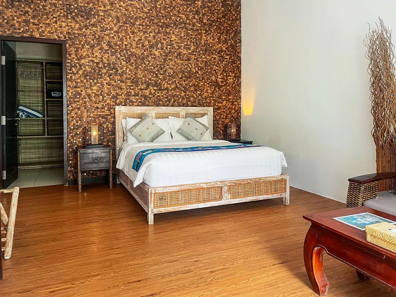 Bed in Kura Kura Resort Gili Meno