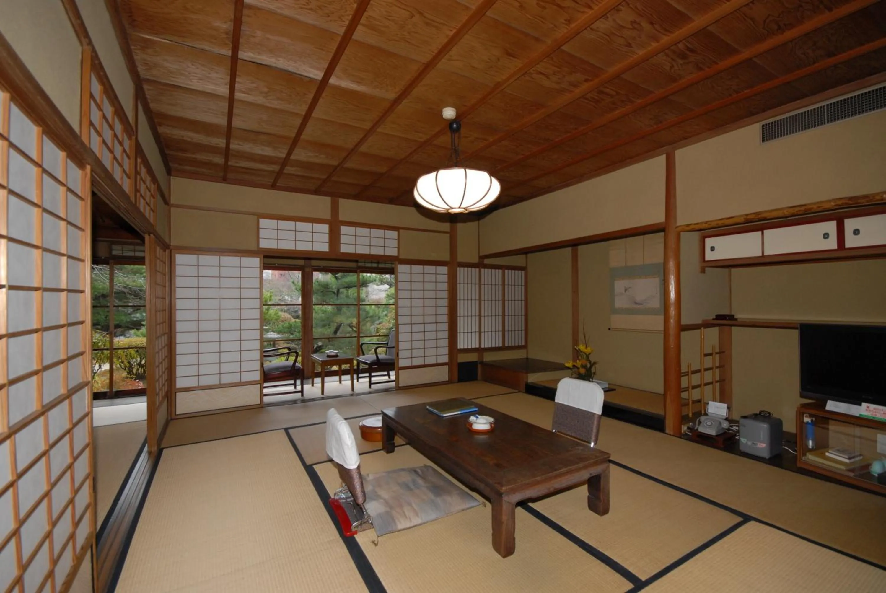 Photo of the whole room in Sansuien