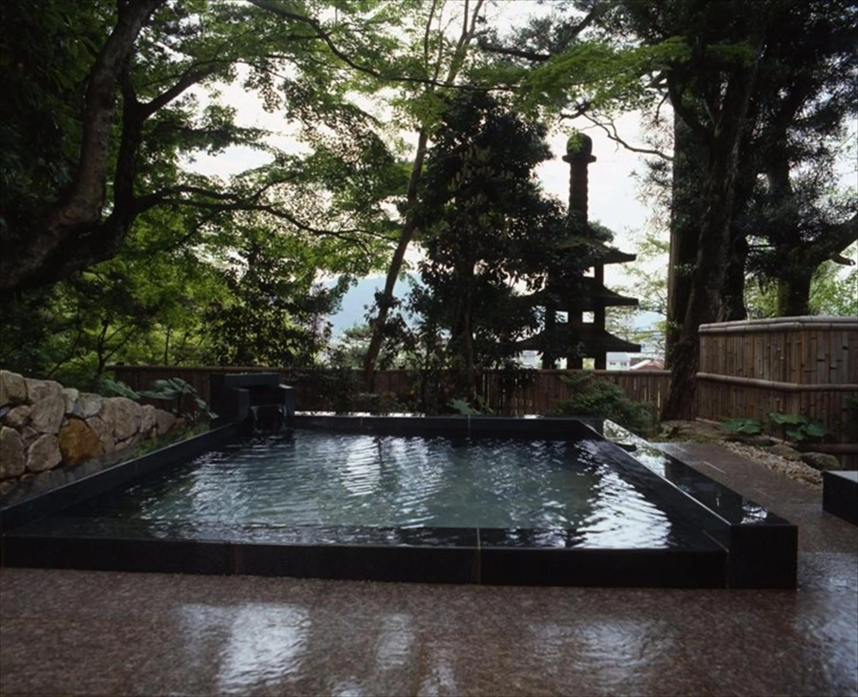 Hot Spring Bath in Sansuien