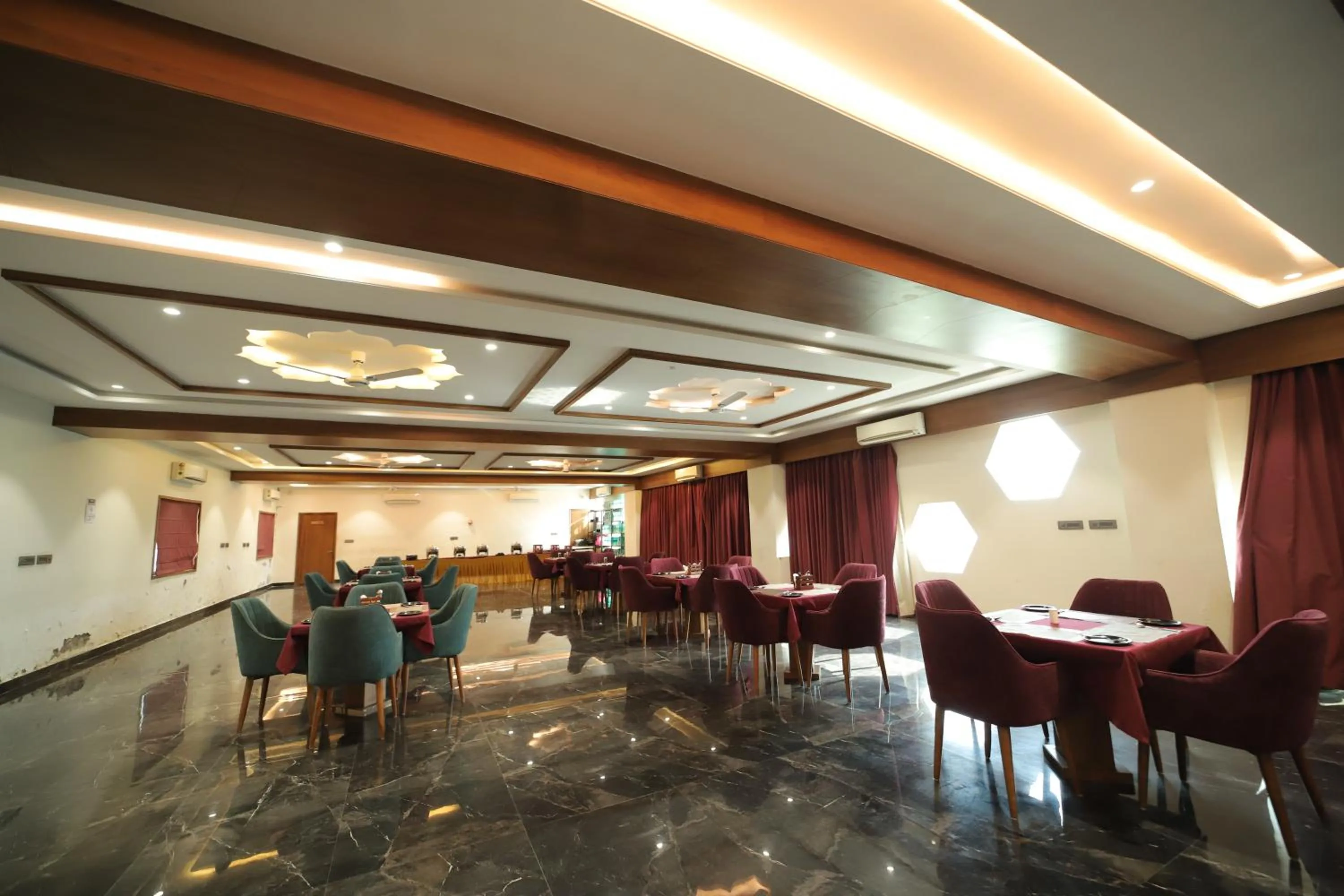 Restaurant/places to eat in Staykart Z