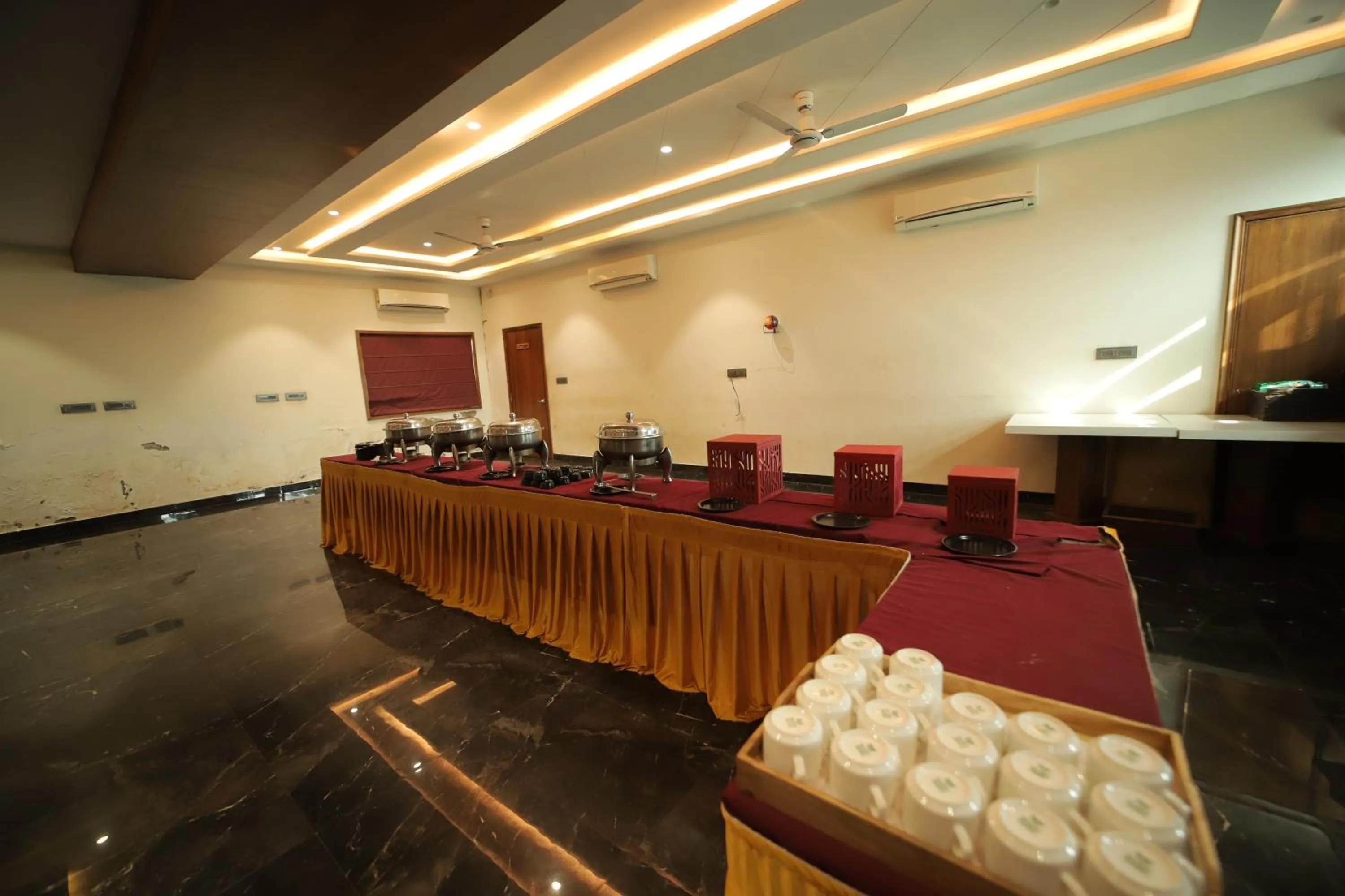 Restaurant/places to eat in Staykart Z