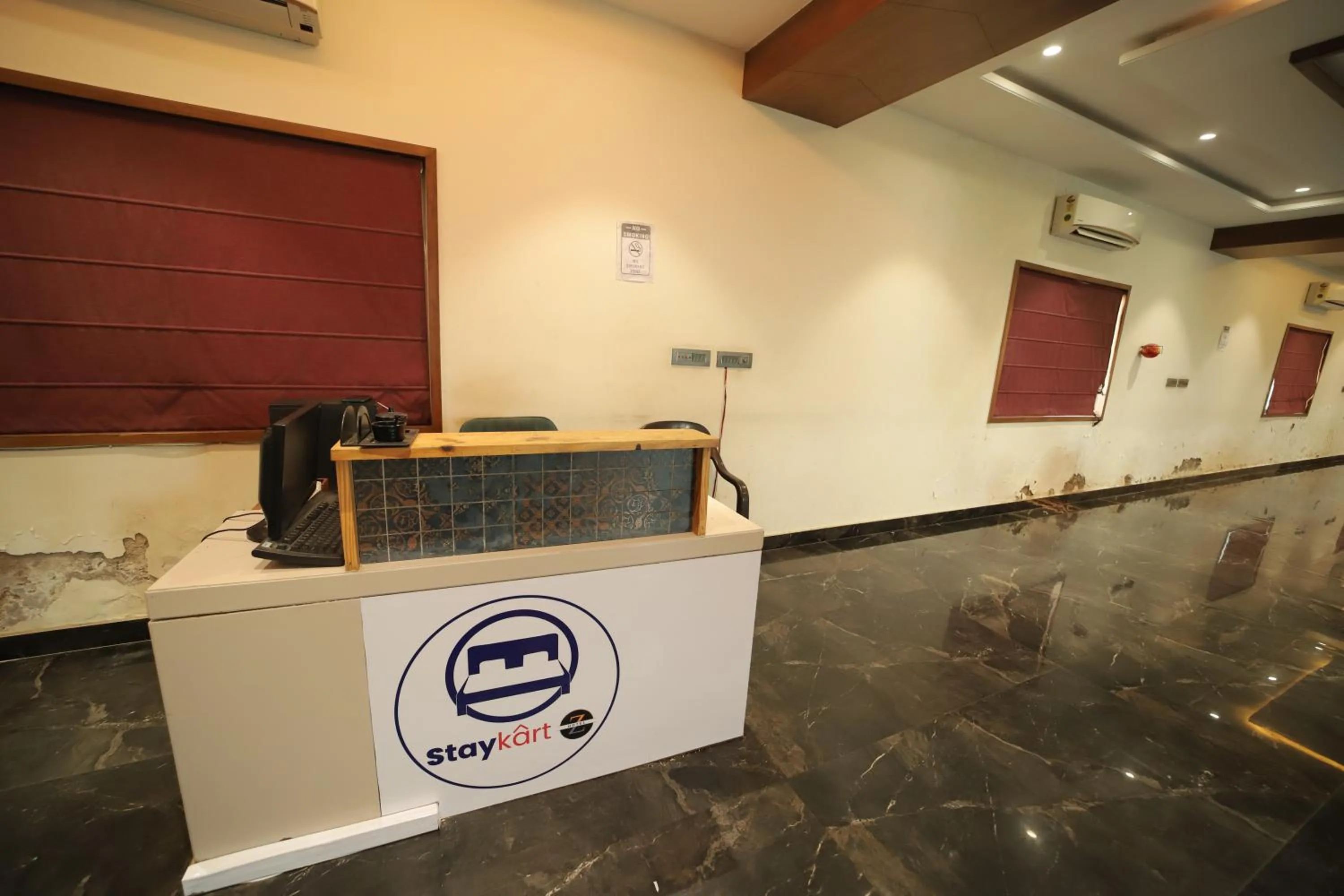 Property logo or sign in Staykart Z