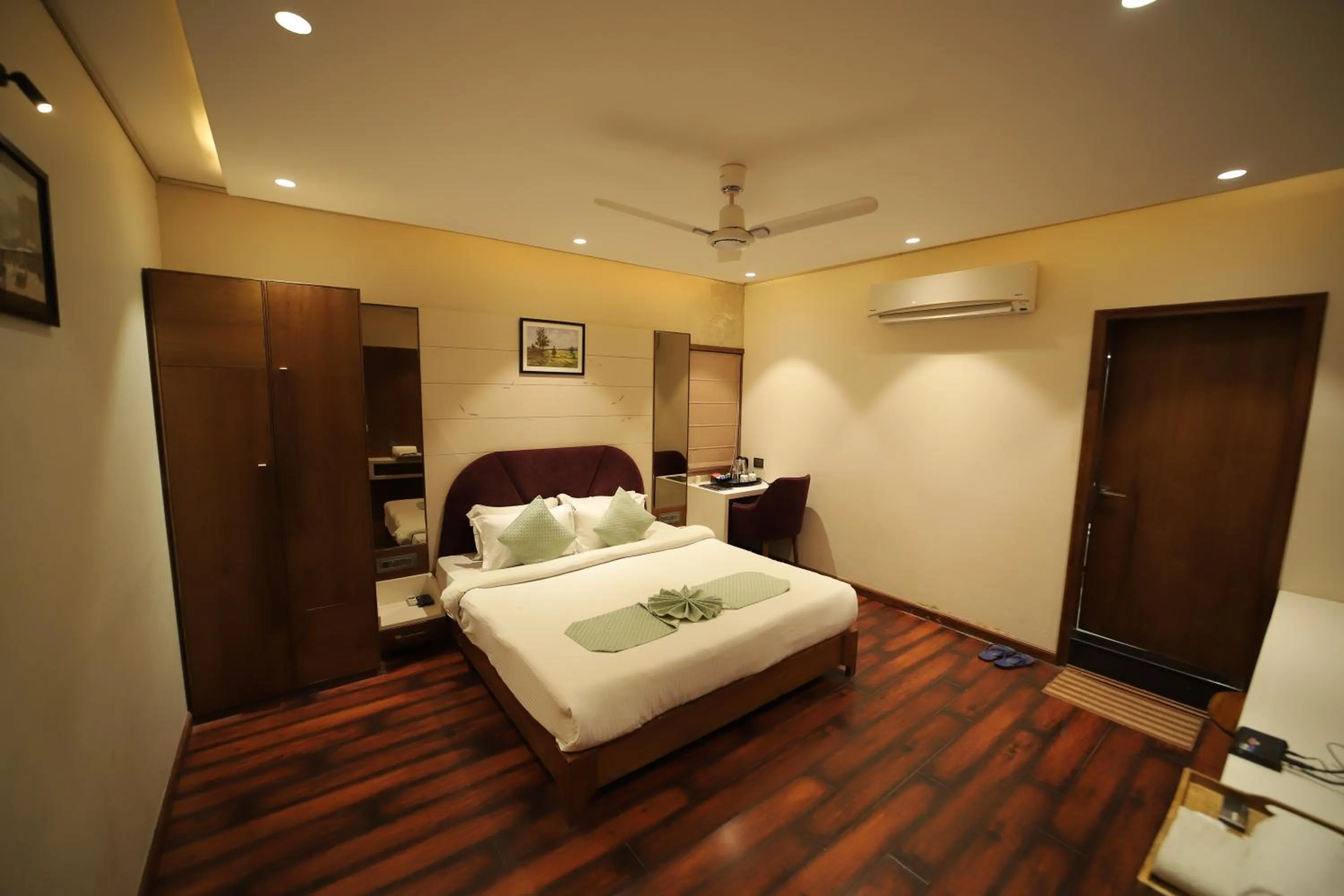 Photo of the whole room, Bed in Staykart Z