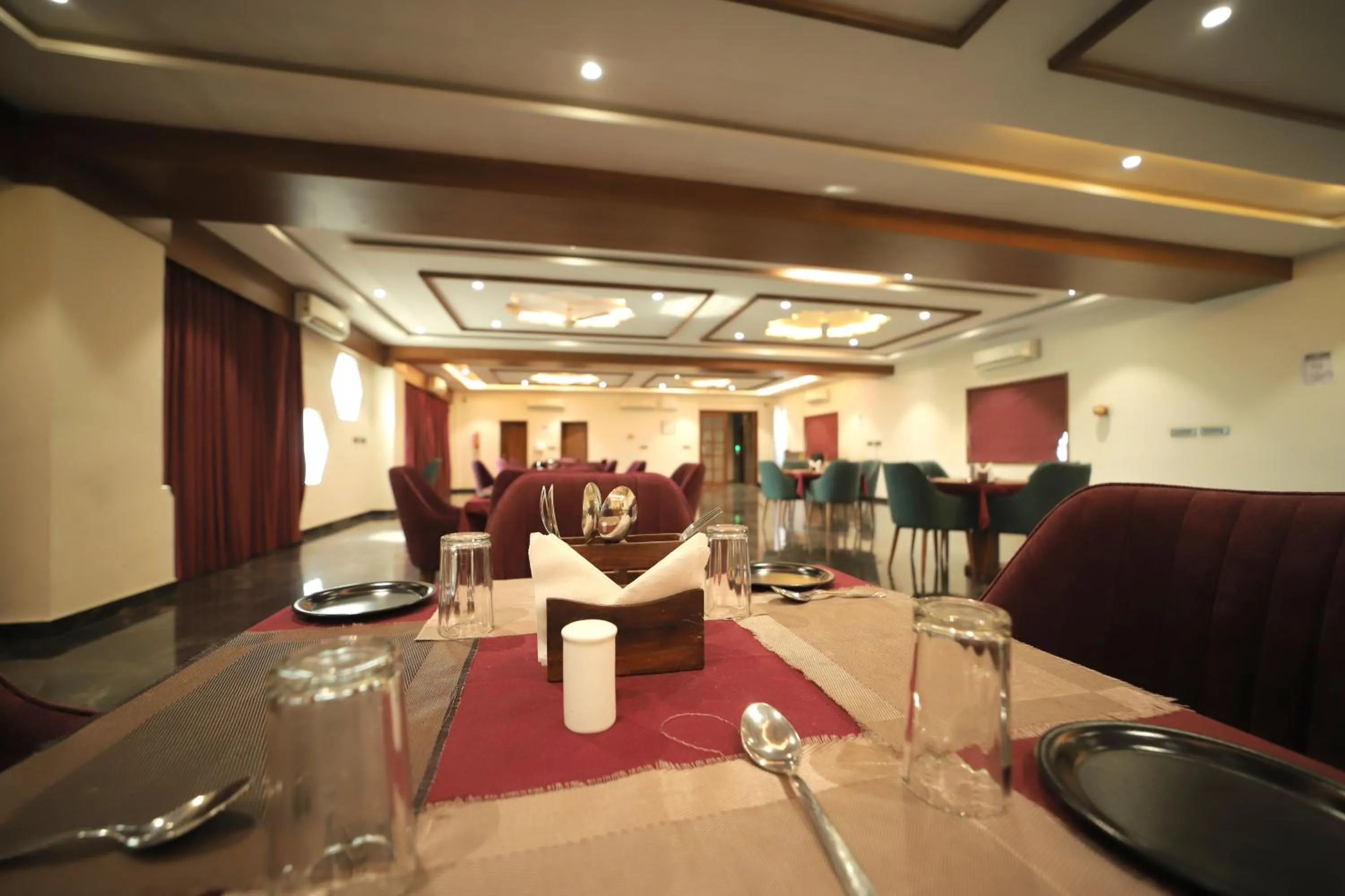 Restaurant/places to eat in Staykart Z