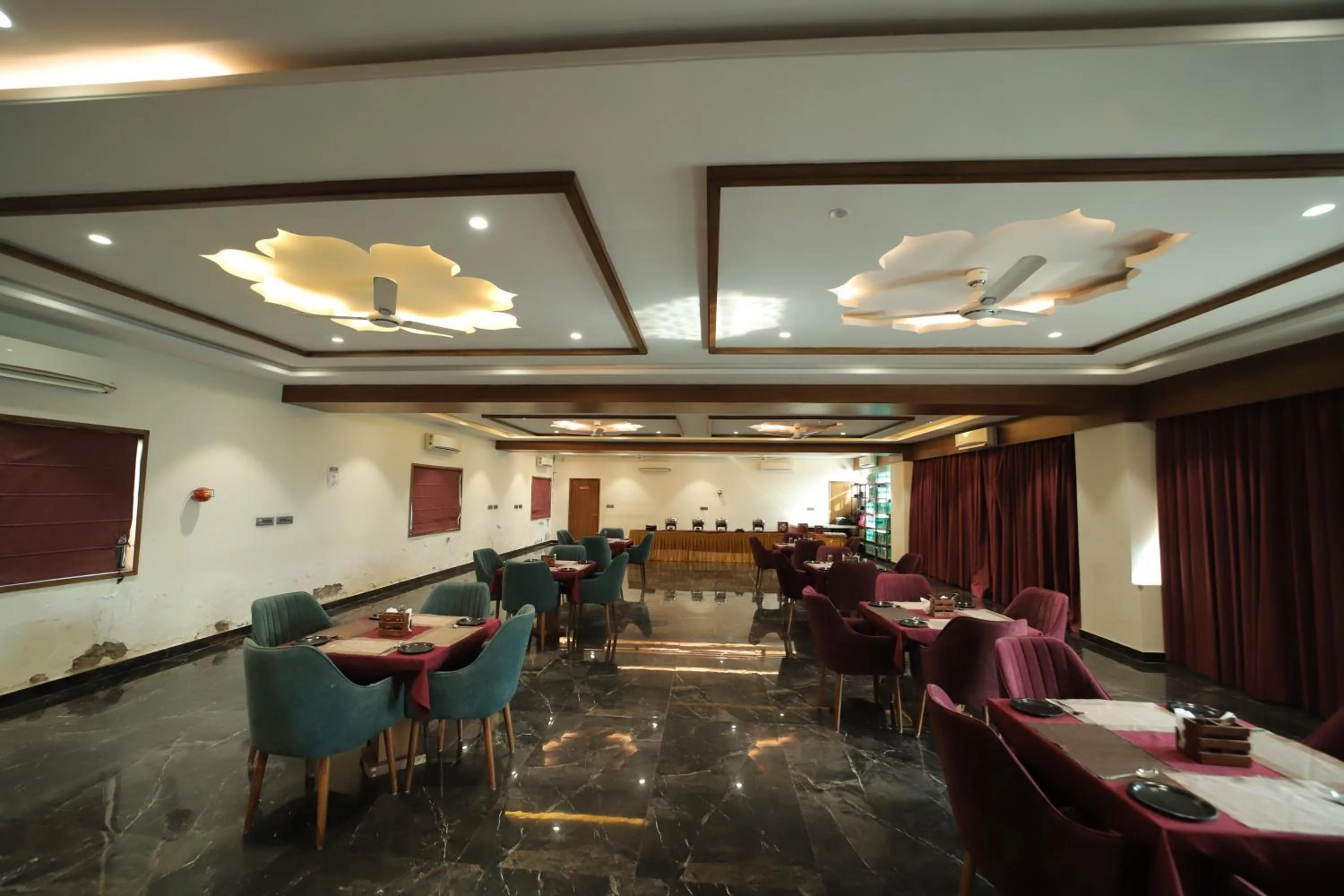 Restaurant/places to eat in Staykart Z