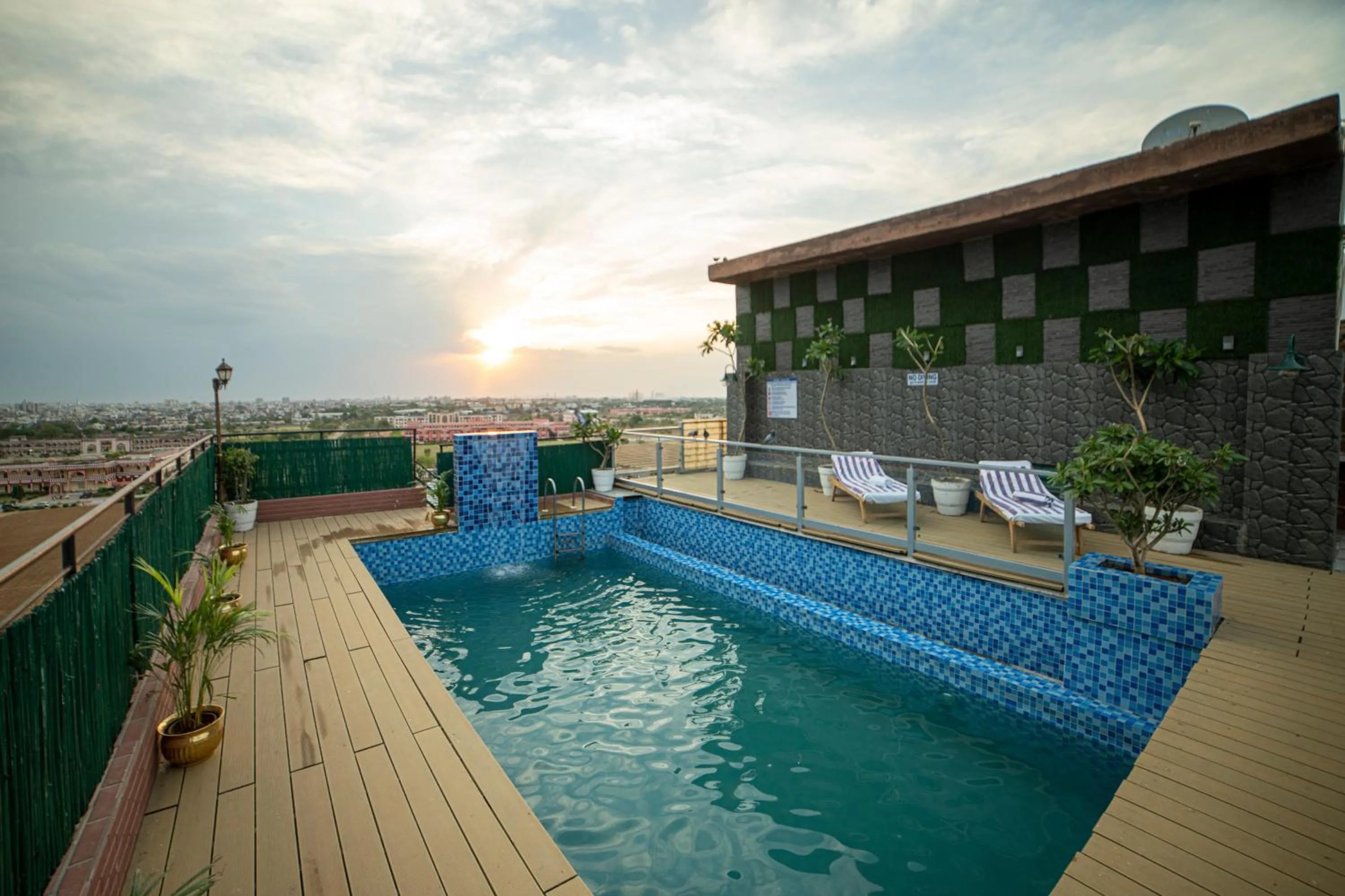 Swimming pool in Park Ocean
