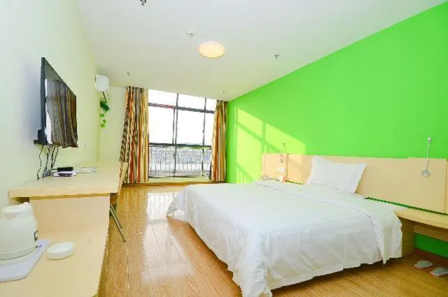 Bed in 7Days Inn Suqian Siyang Bus Station