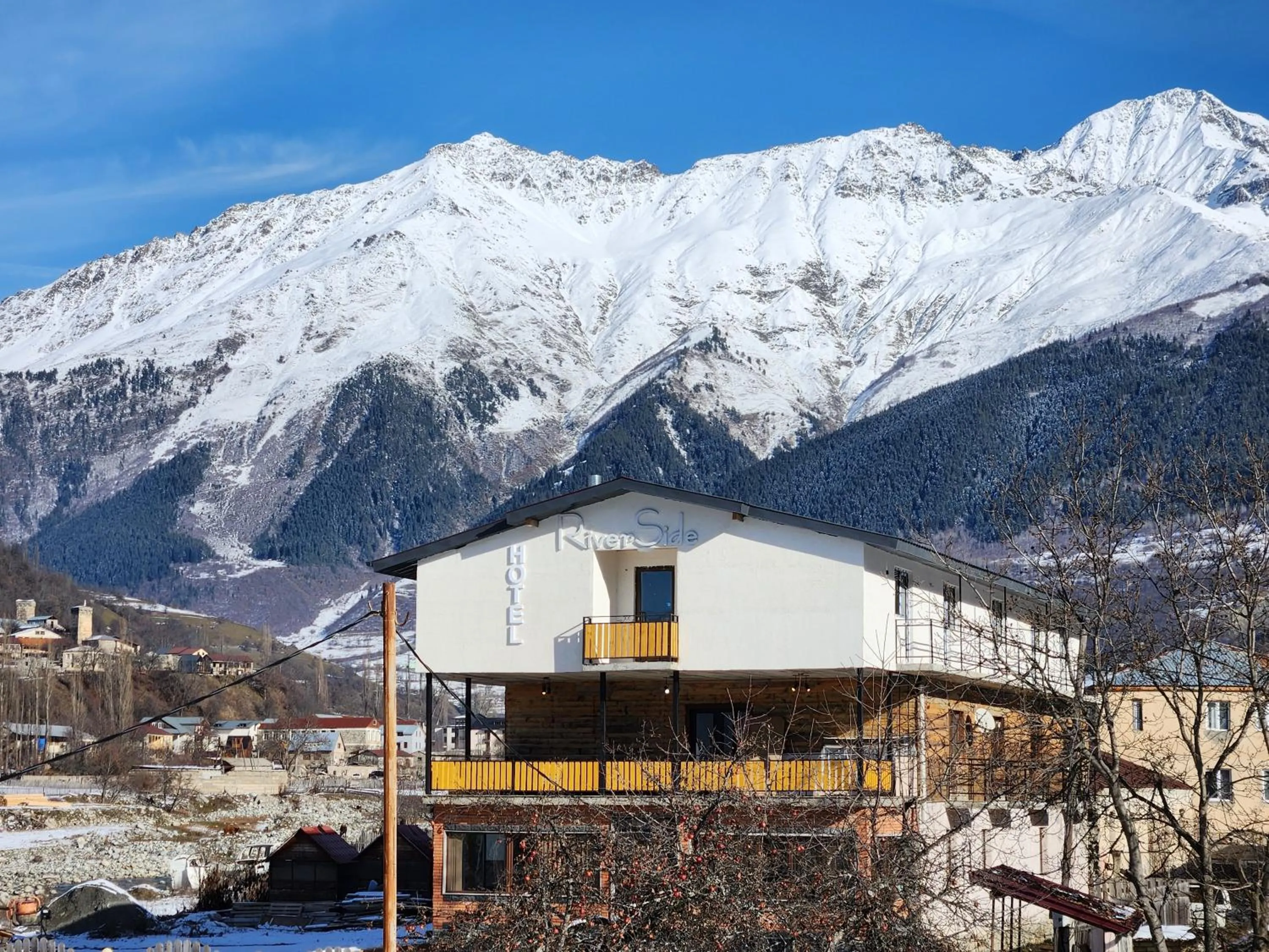 hotel "Riverside Mestia"