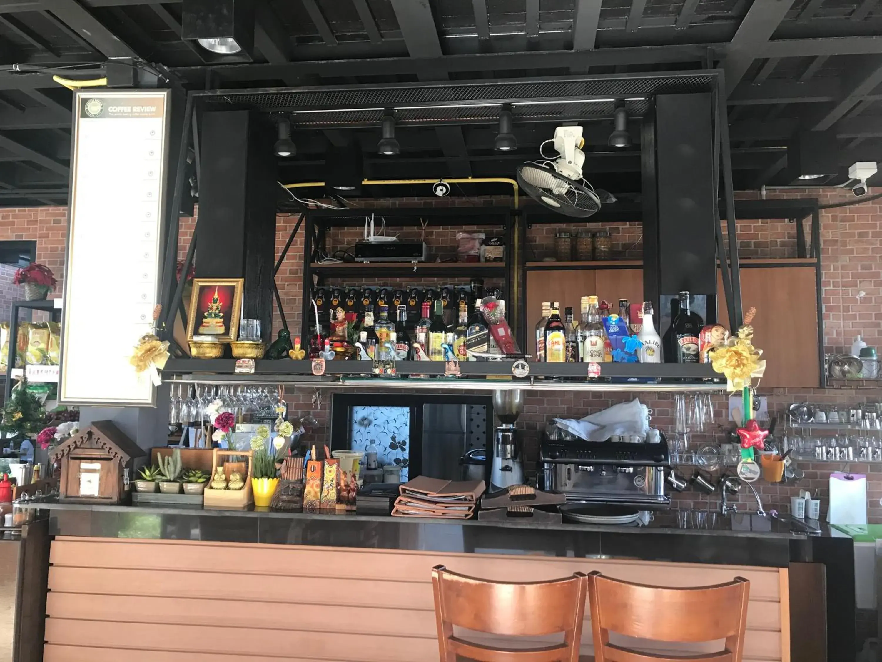 Lounge or bar in David Residence Lounge or bar in David Residence