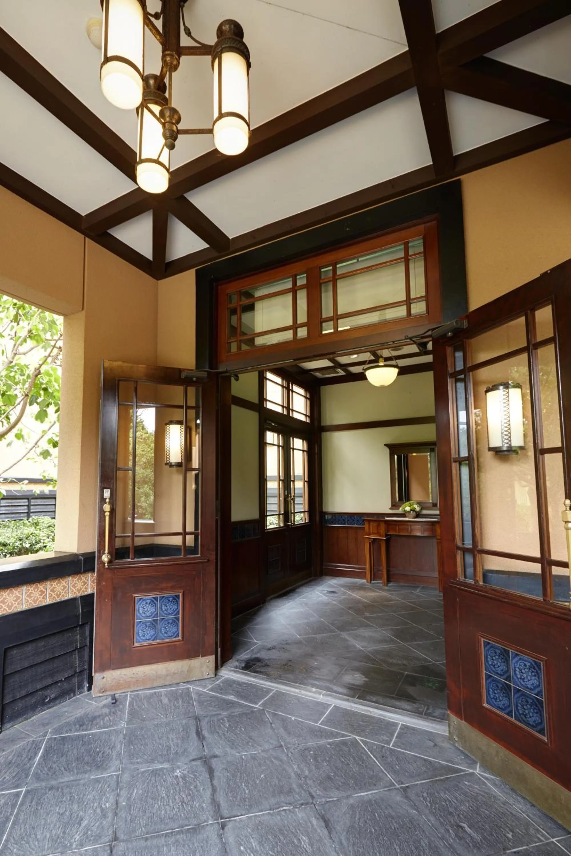 Facade/entrance in Hamilton Ureshino