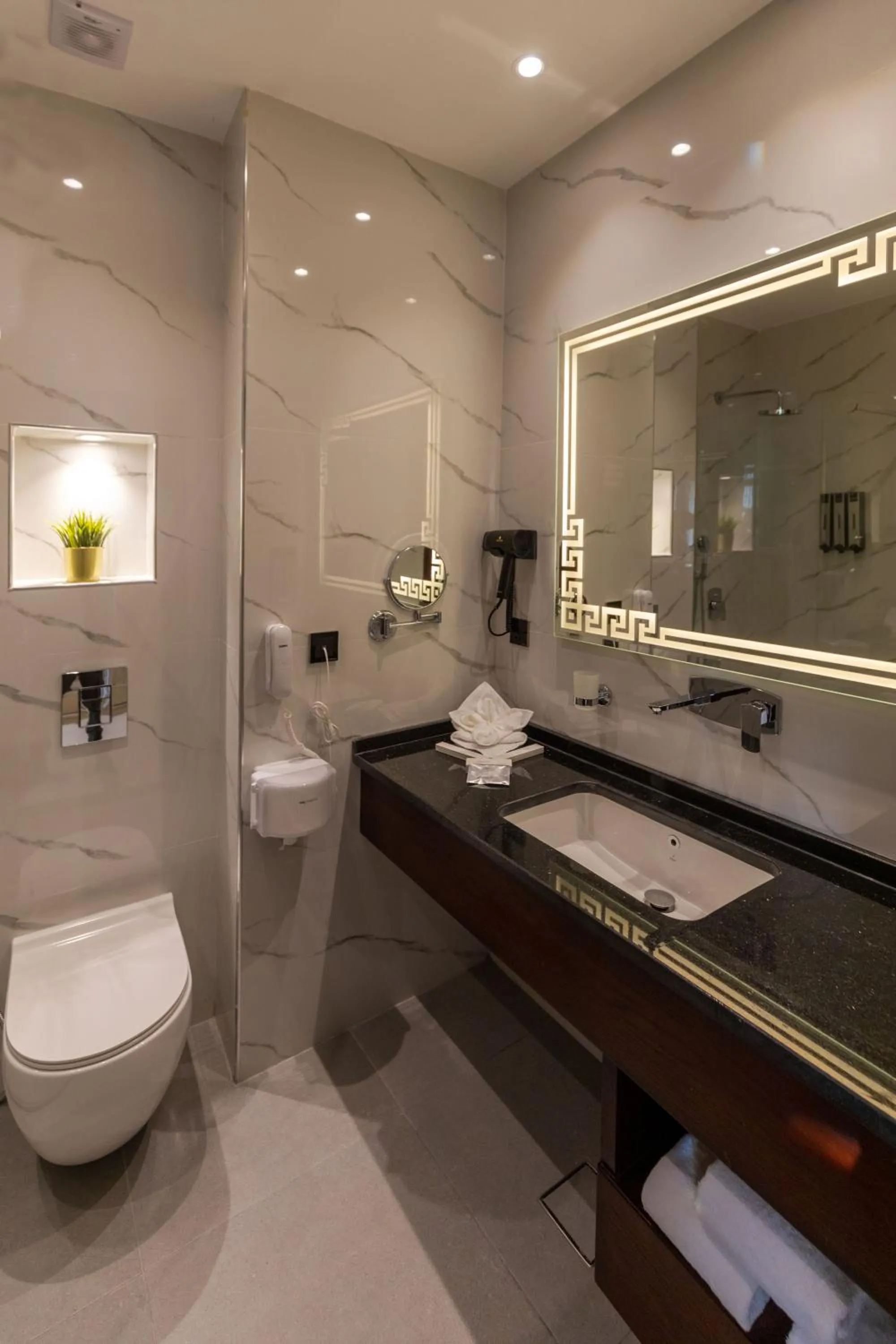 Shower in Petra Legacy Luxury