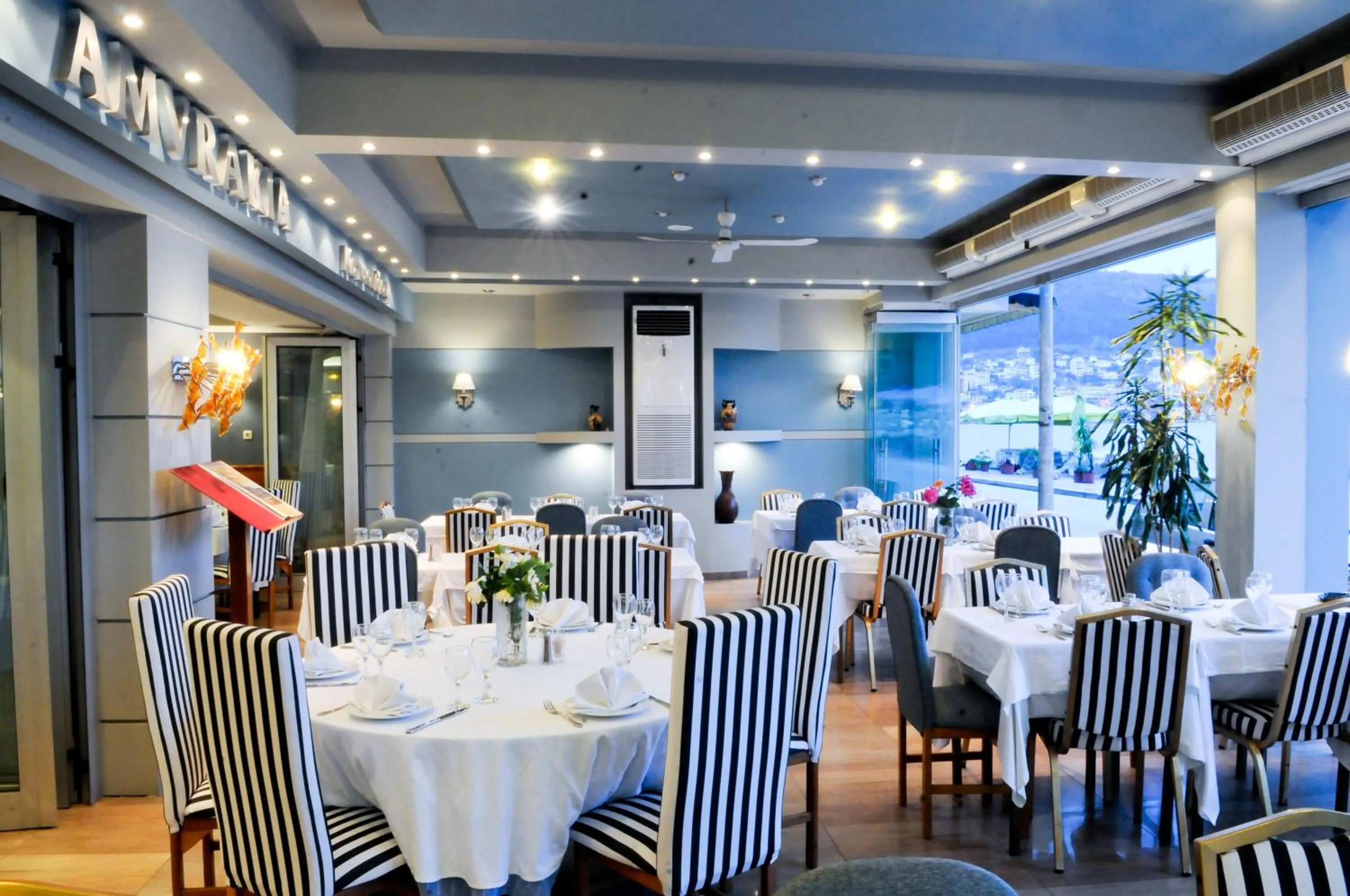 Dining area in Amvrakia Hotel