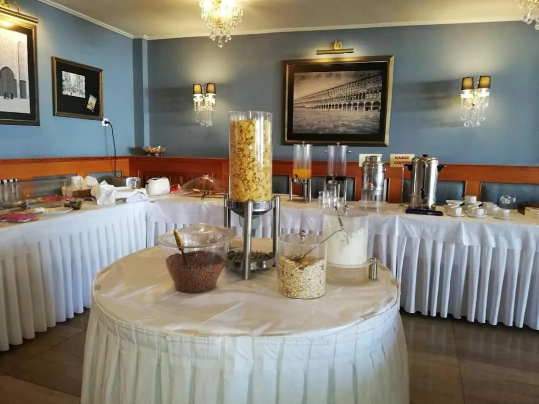 Buffet breakfast in Amvrakia Hotel