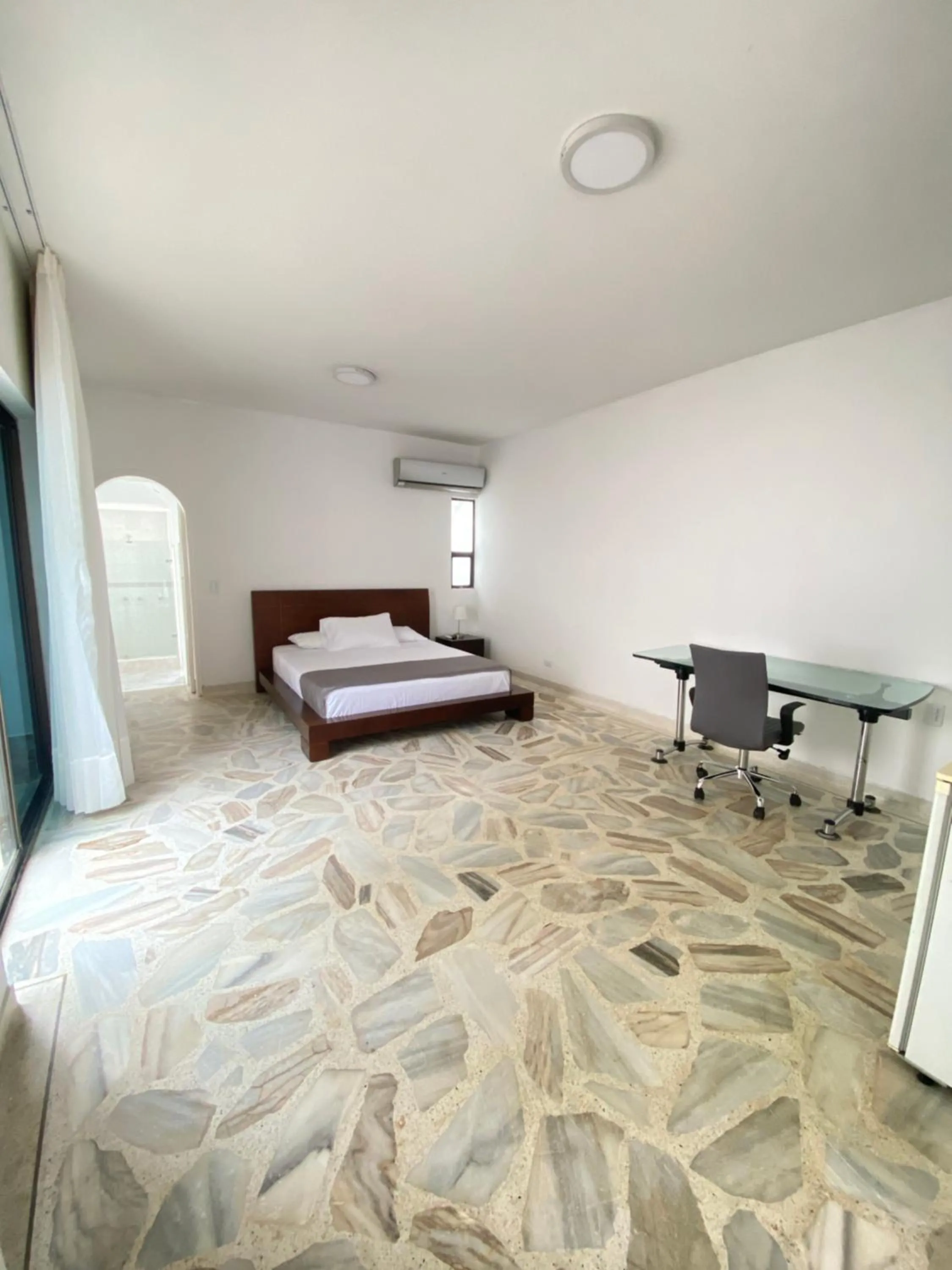 Superior Queen Room in Babilla Suites