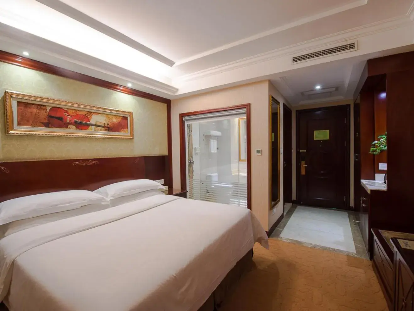 Bed in Vienna Hotel Shanghai Hongqiao Airport Center Bed in Vienna Hotel Shanghai Hongqiao Airport Center