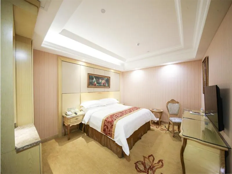 Bed in Vienna Hotel Shanghai Hongqiao Convention & Exhibition Center