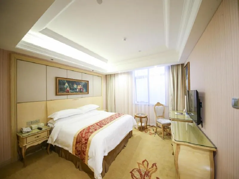 Bed in Vienna Hotel Shanghai Hongqiao Convention & Exhibition Center