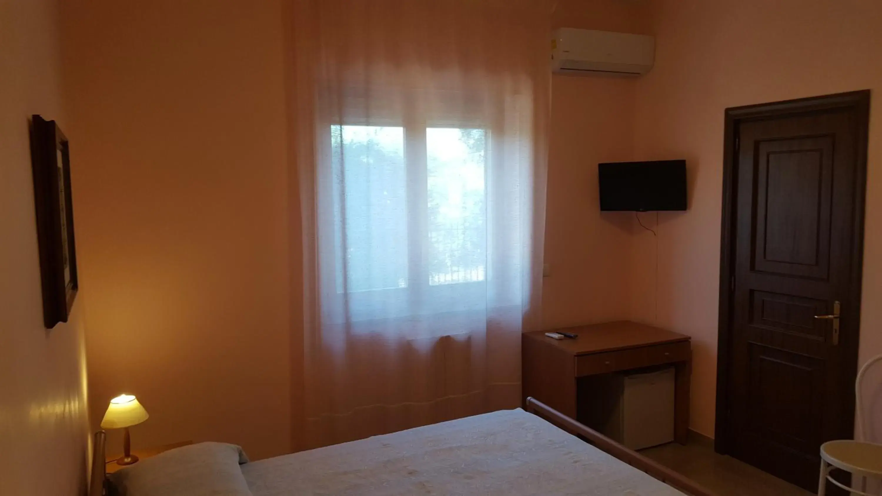 Triple Room with Garden View - single occupancy in Villa Erry Triple Room with Garden View - single occupancy in Villa Erry