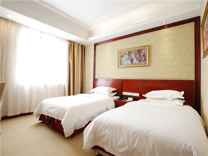 Bed in Vienna Hotel Suzhou Luokou Furniture Store