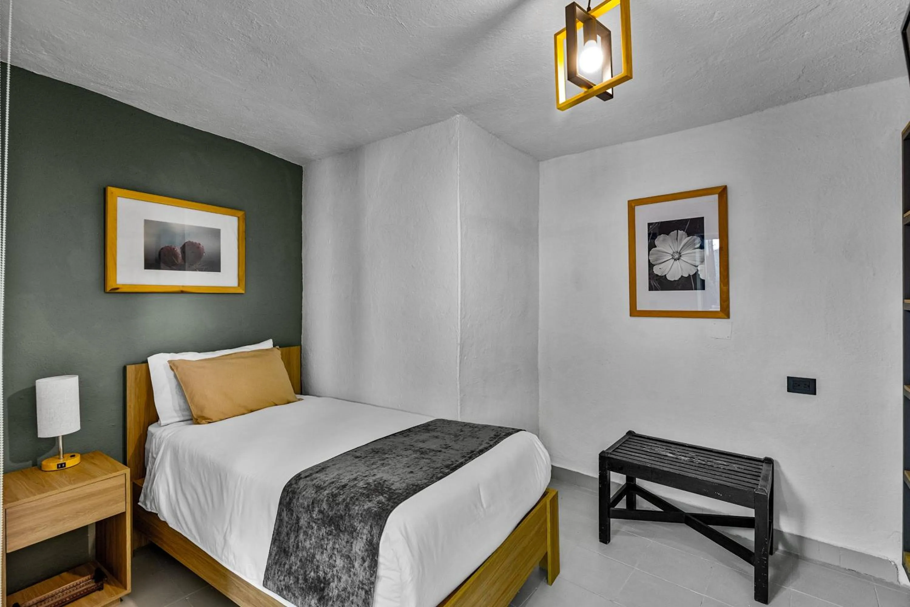 Single Room in Hotel Bonito