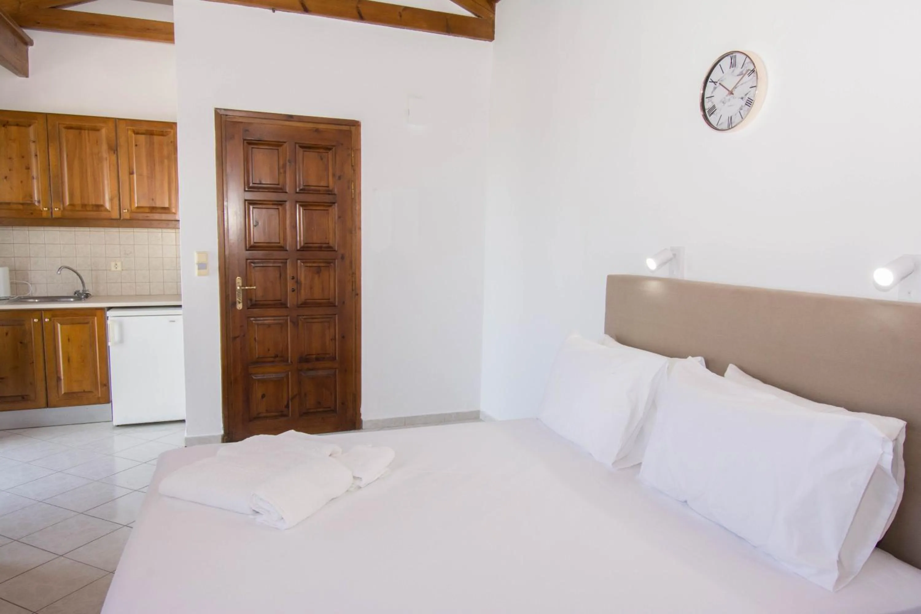 Bedroom, Bed in Rena Apartments