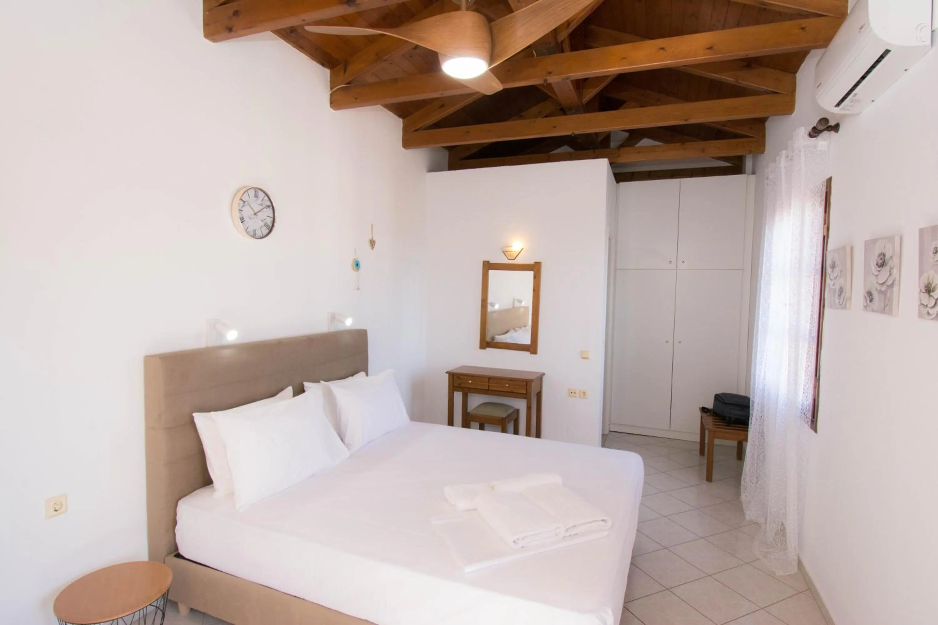 Bed in Rena Apartments