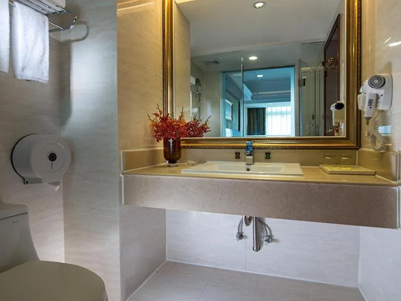 Vienna Hotel Shenzhen Futian Bagua Road