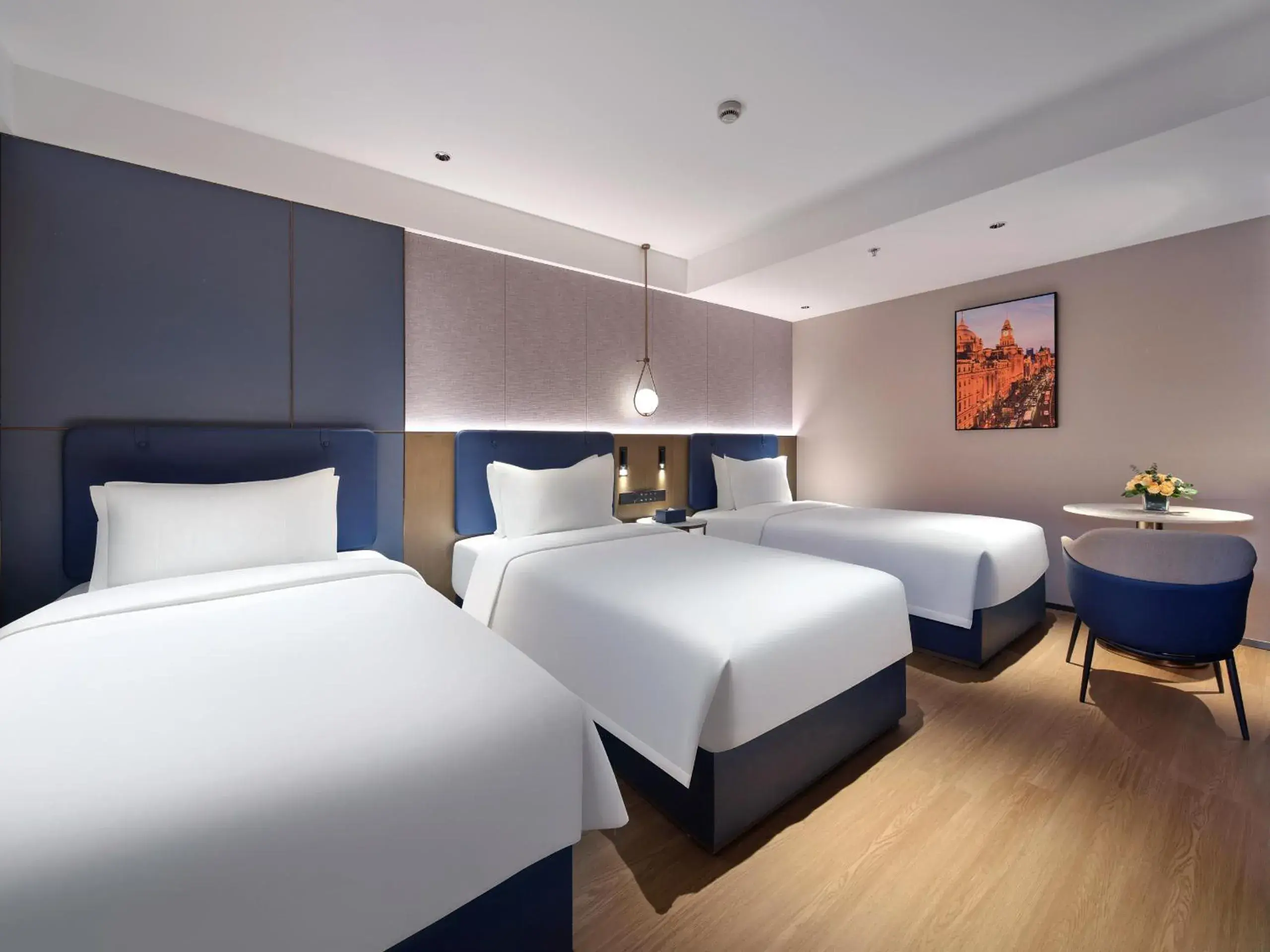 Triple Room in Jinglai Hotel Bushe - Shanghai Nanjing East Road Bund Branch Triple Room in Jinglai Hotel Bushe - Shanghai Nanjing East Road Bund Branch