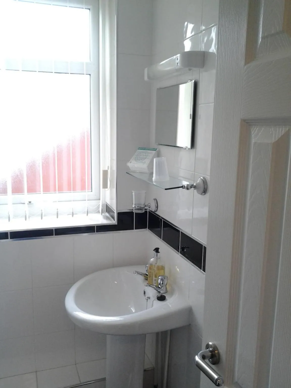 Bathroom in Surrey House Hotel