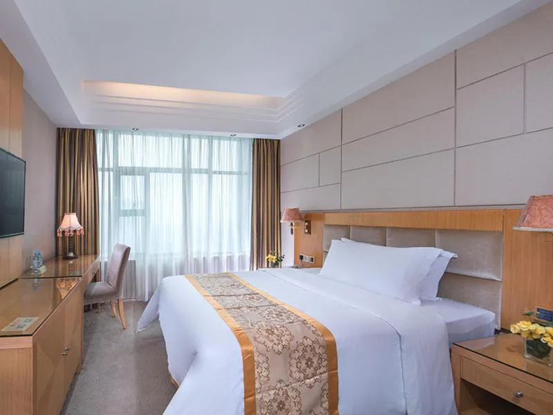 Bed in Vinenna International Hotel Shenzhen shajing