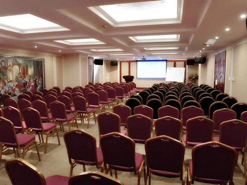 Vienna Hotel Songgang Yanchuan Road