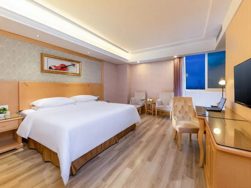 Vienna Hotel Shenzhen East Railway Station