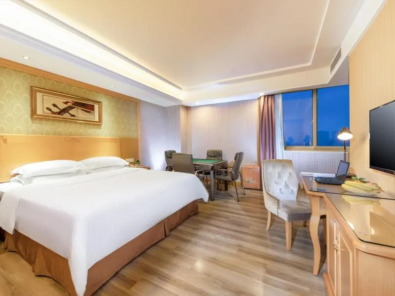 Vienna Hotel Shenzhen East Railway Station