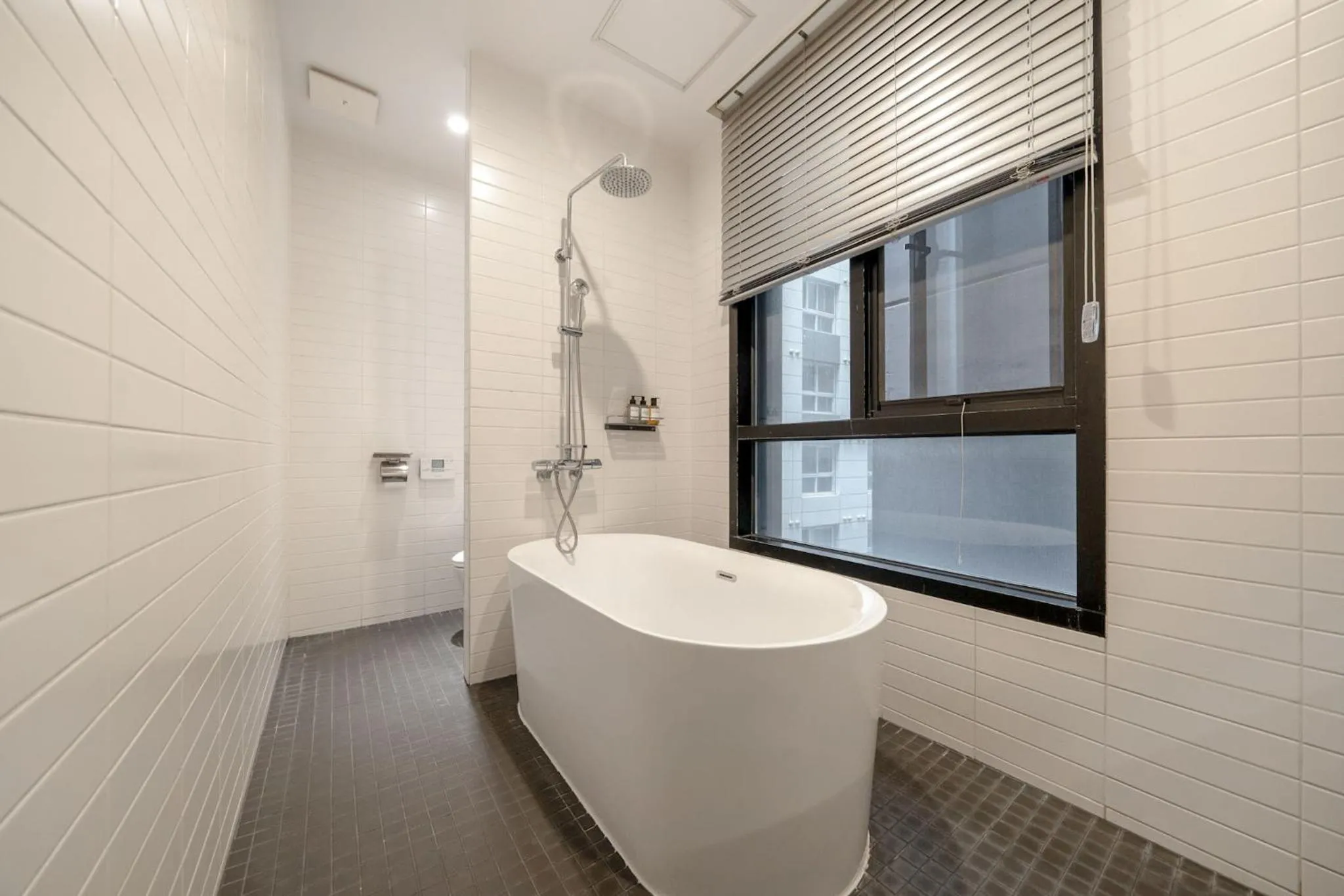 Shower in Cheonho Aria Hotel