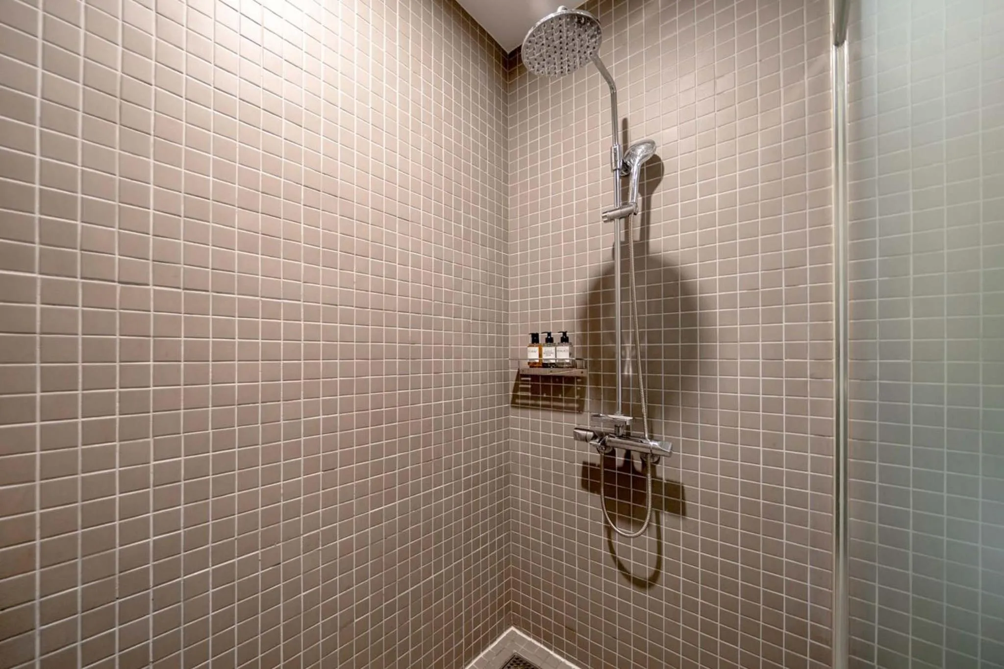 Shower in Cheonho Aria Hotel
