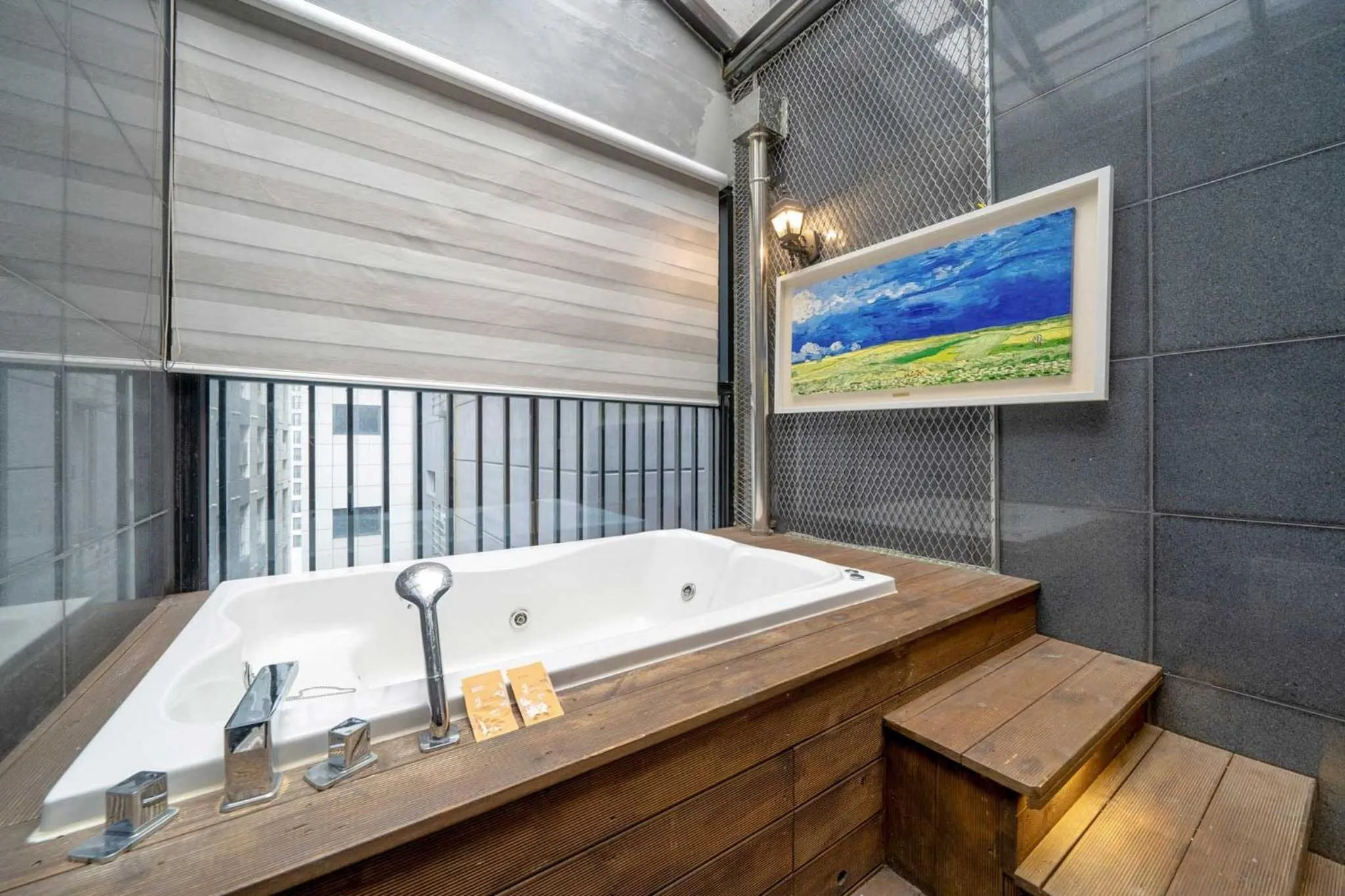 Hot Tub in Cheonho Aria Hotel