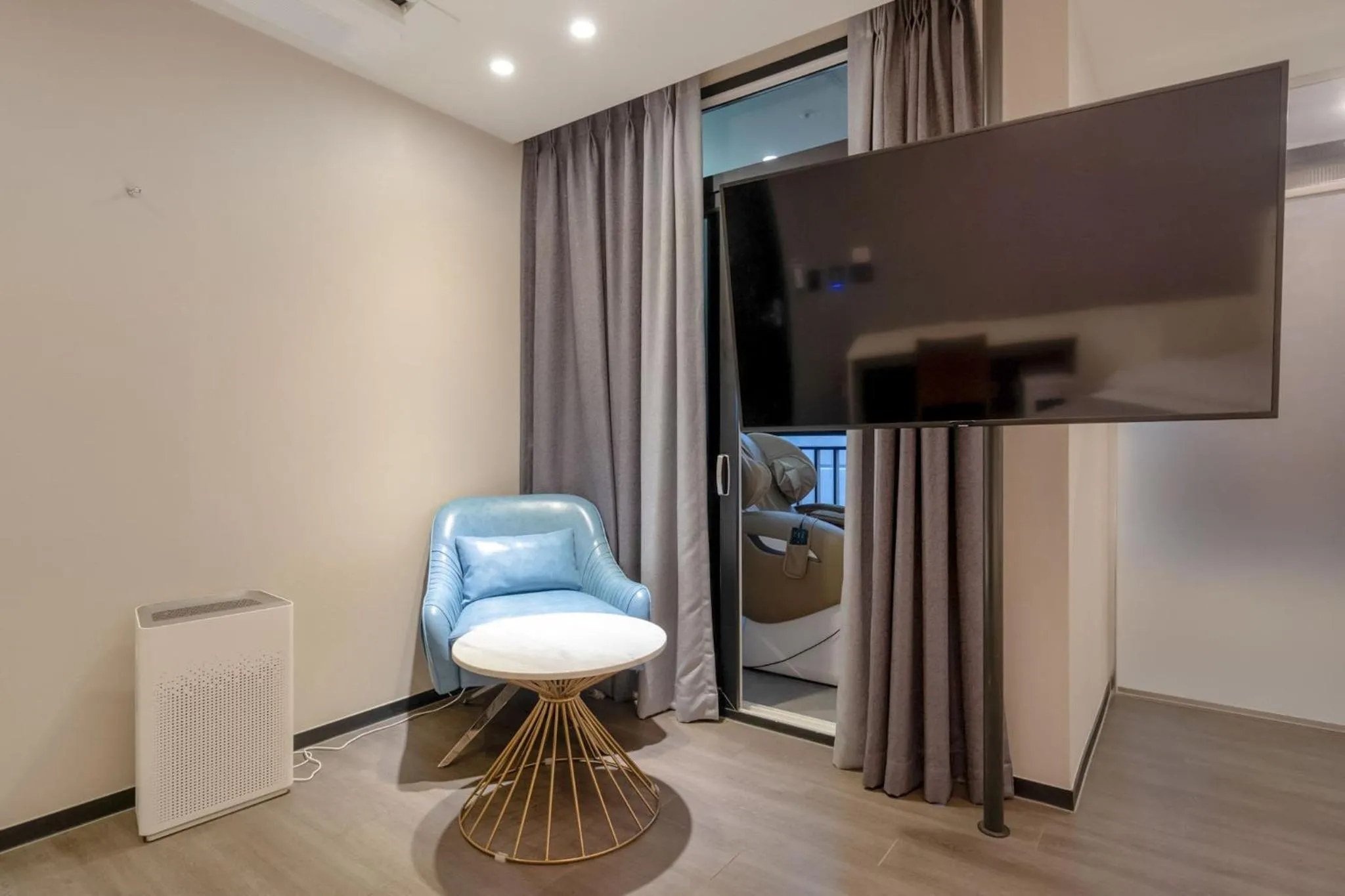 TV and multimedia in Cheonho Aria Hotel