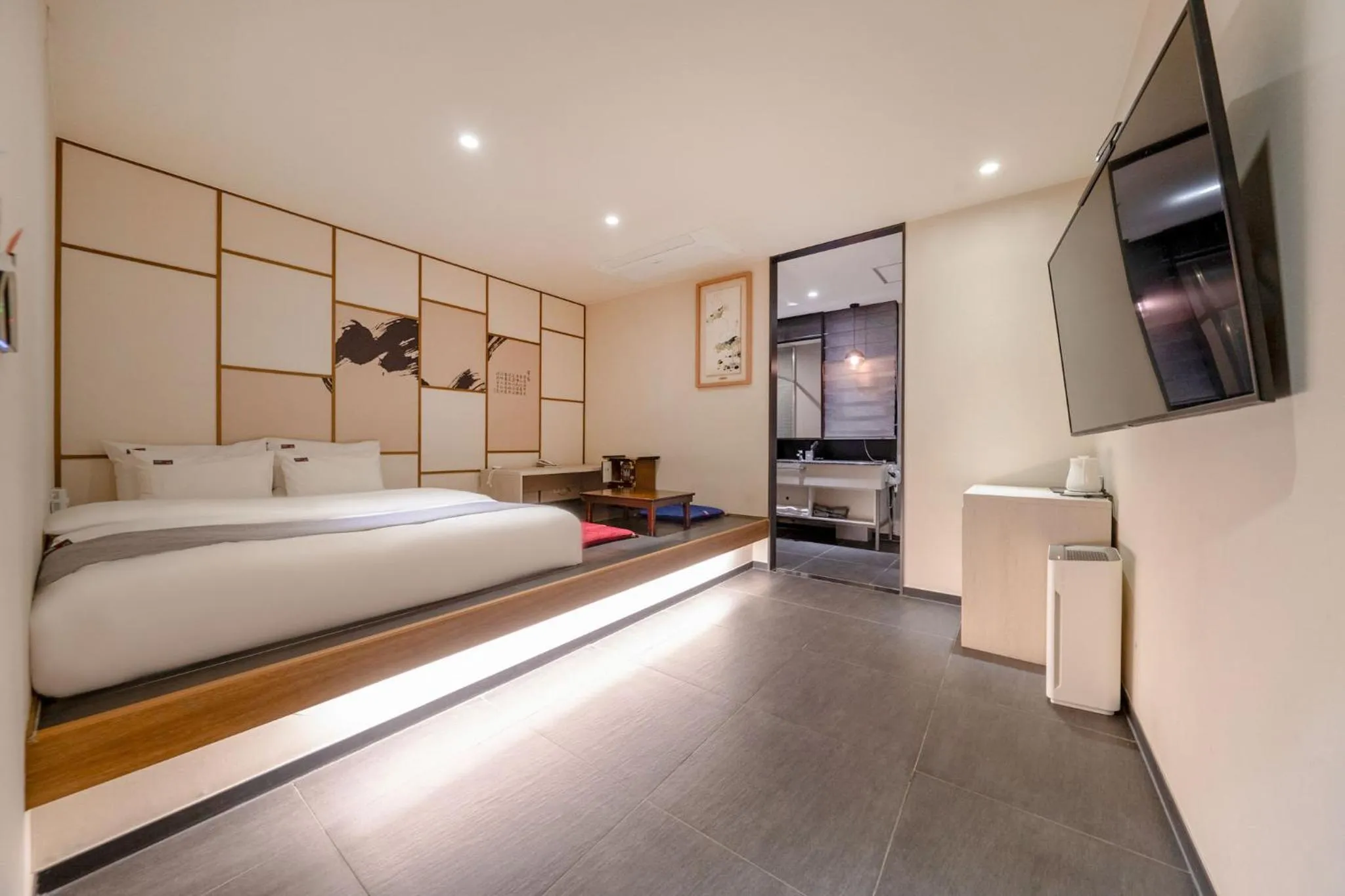 Bed in Cheonho Aria Hotel