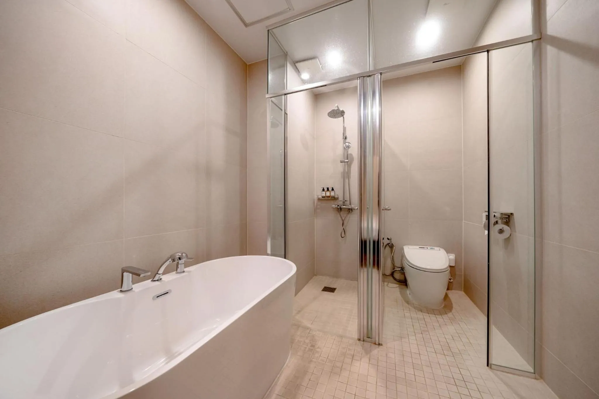 Shower in Cheonho Aria Hotel
