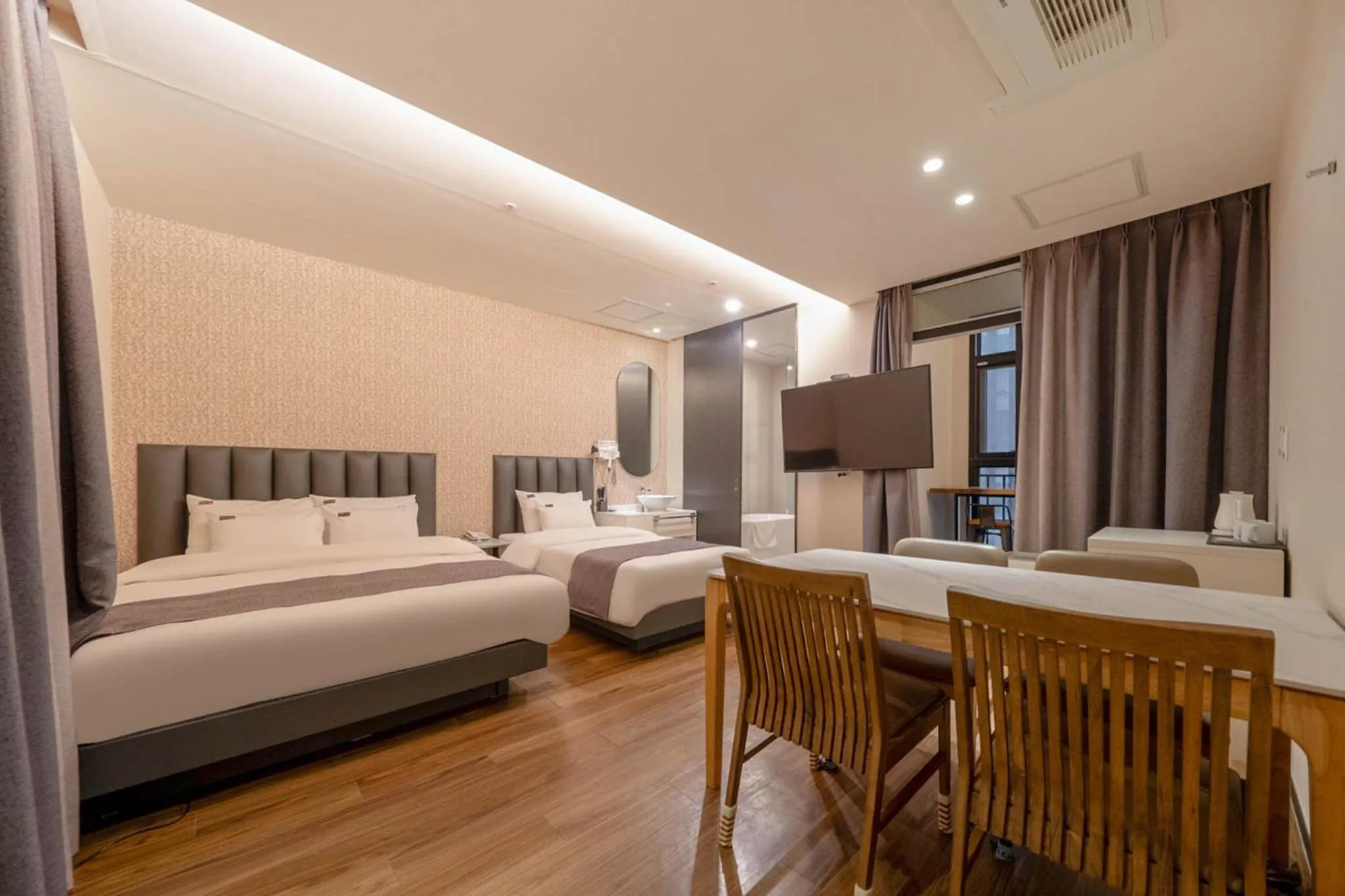 Bed in Cheonho Aria Hotel