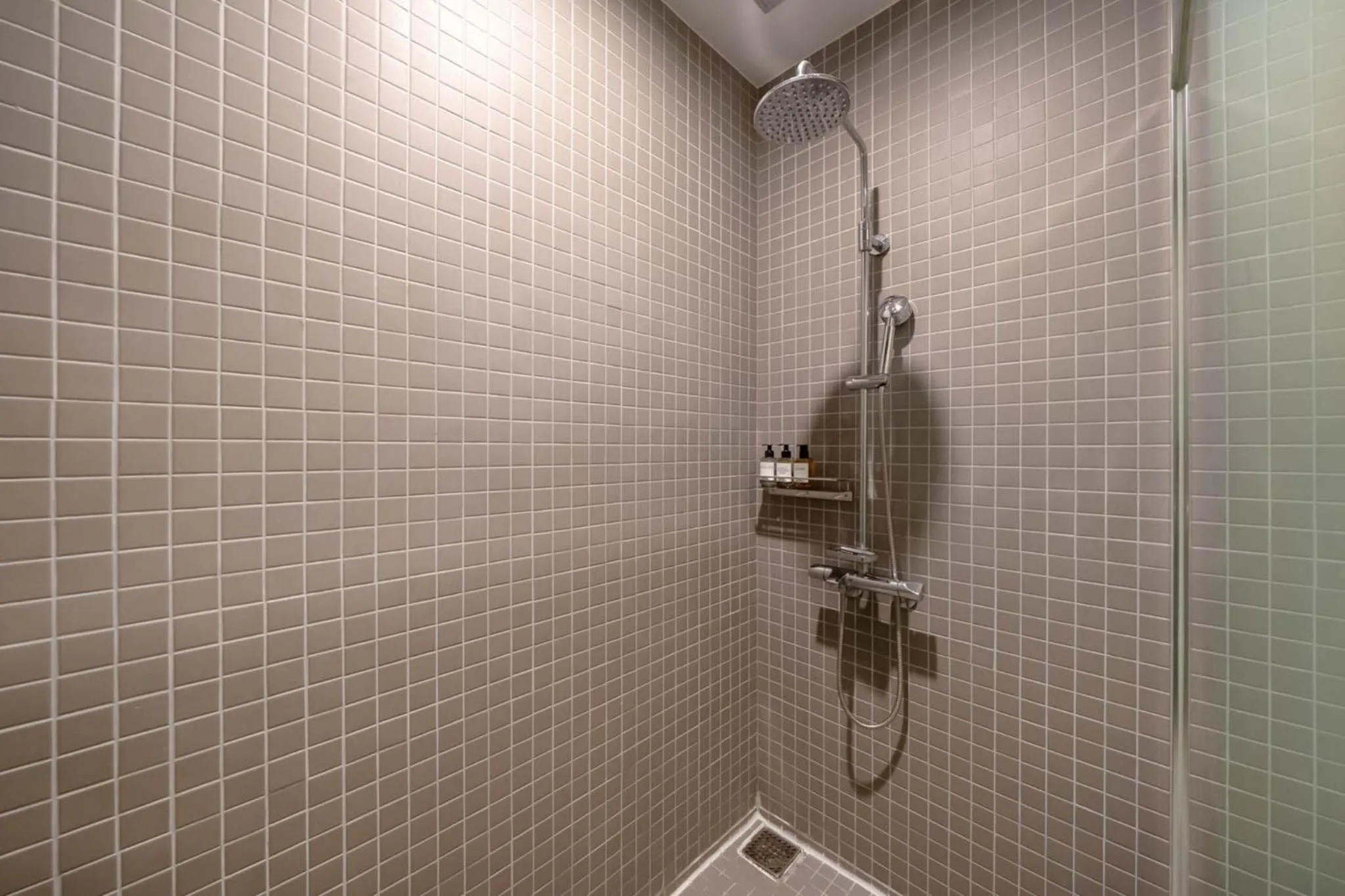 Shower in Cheonho Aria Hotel