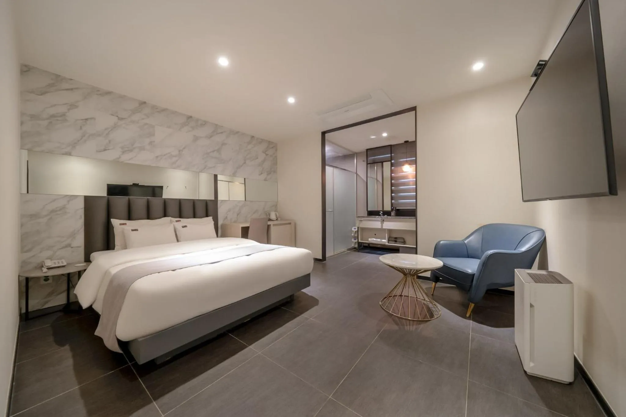Bed in Cheonho Aria Hotel